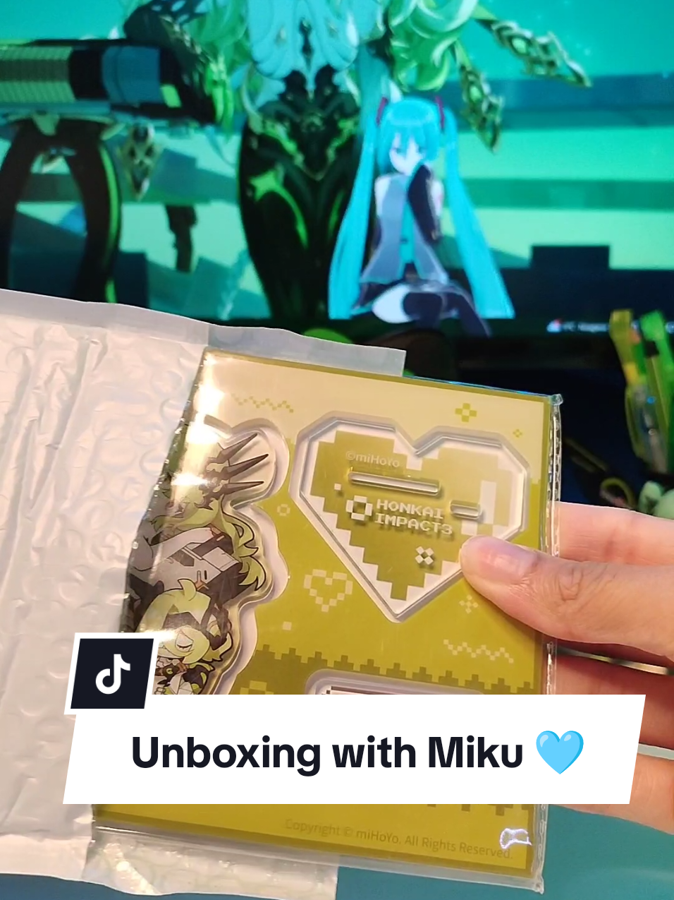 She's just so cuteee 🩵 #unboxing #mobius #honkaiimpact #projectdiva #mikufigure #vocaloidmiku #figurecollector #figurecollection  #vocaloids #vocaloid #mikudayo #figurine #figures #hatsunemiku #miku #pjsk #pjskcolorfulstage 