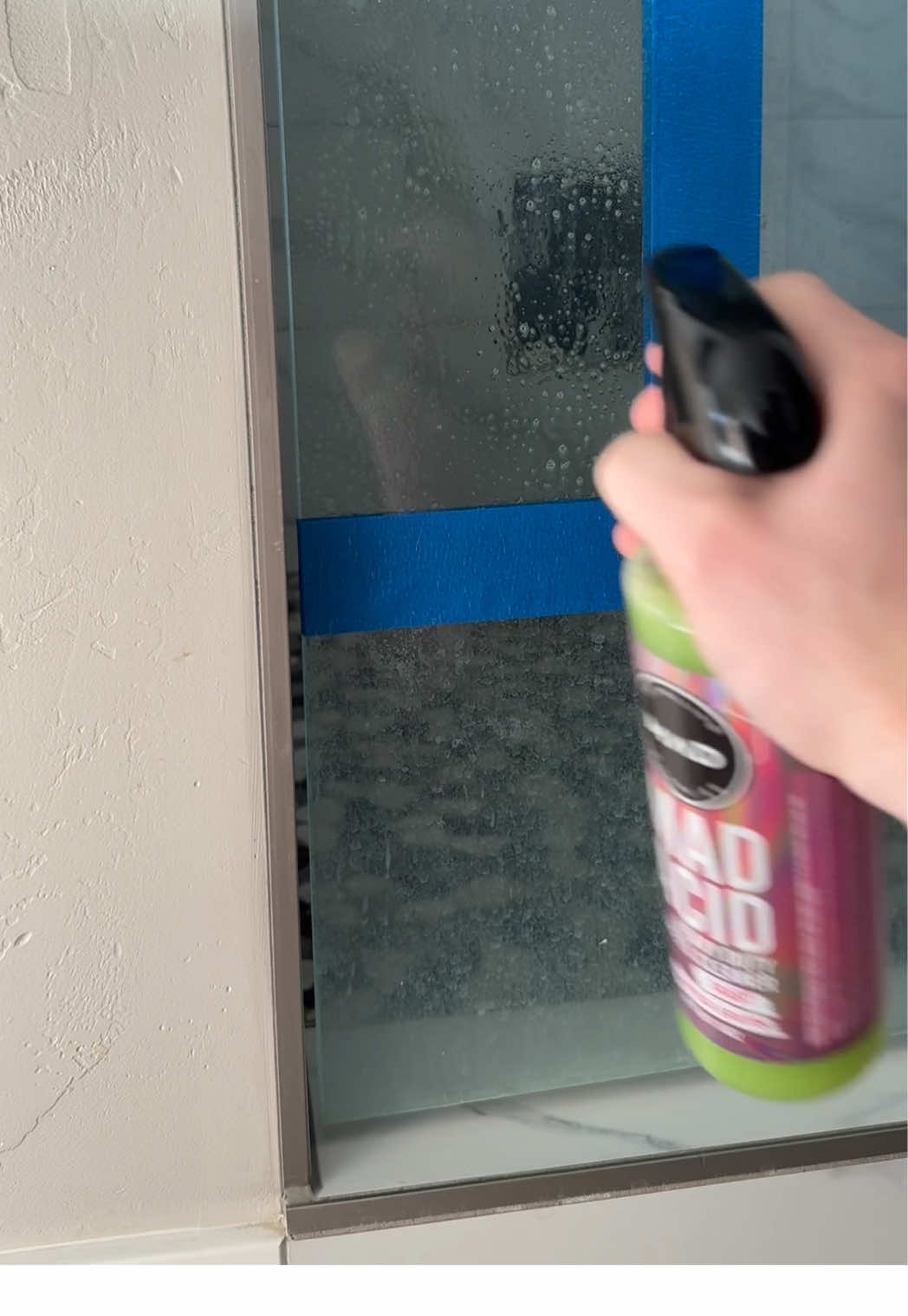 How to remove hard water spots from glass shower door #cleaning #homeimprovement 