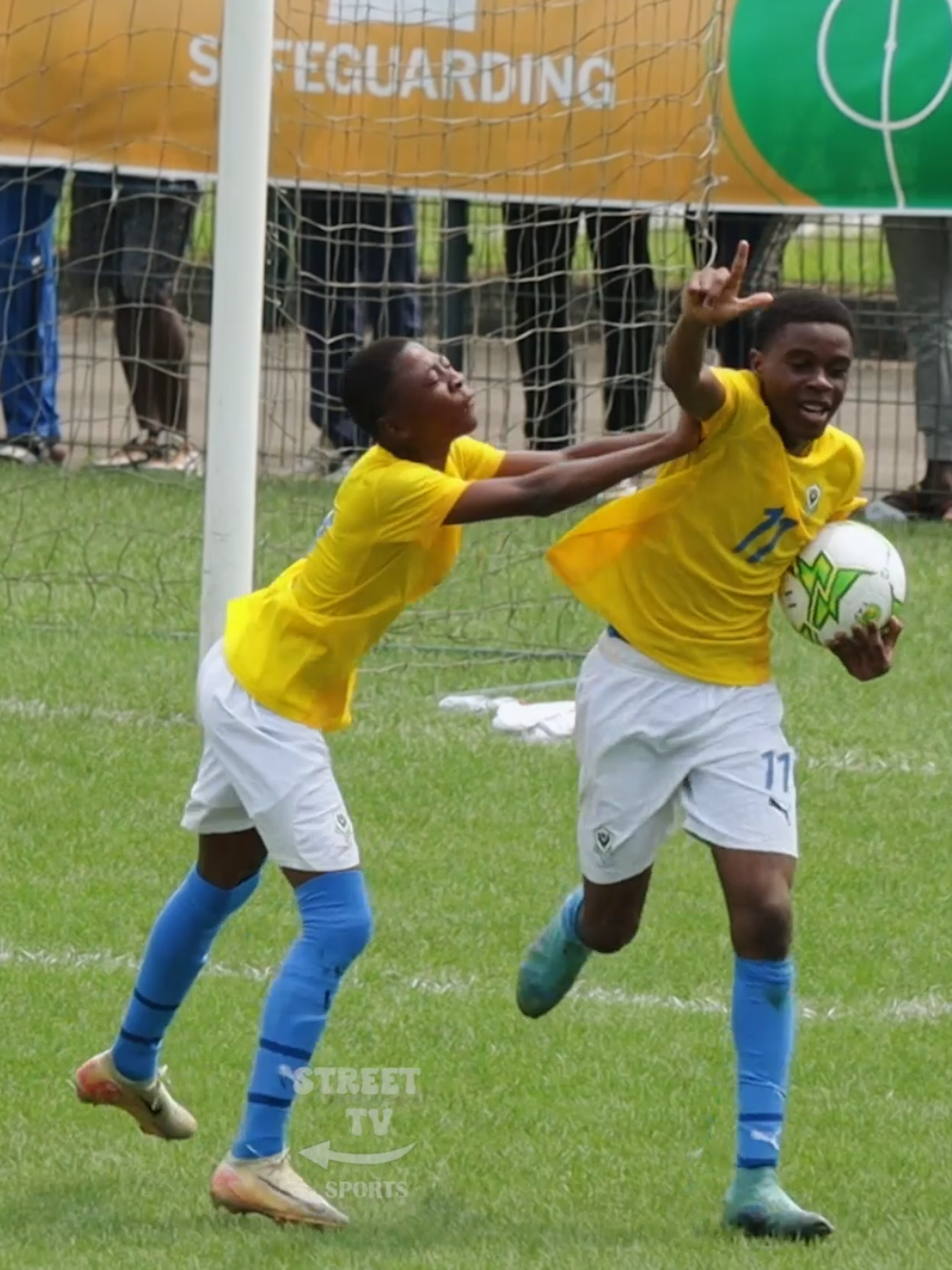 This Gabonese kid Basile Marvin ondo tormented the Cameroonian defense despite their 7;1 defeat in the on going UNIFFAC U-17 TOURNAMENT 