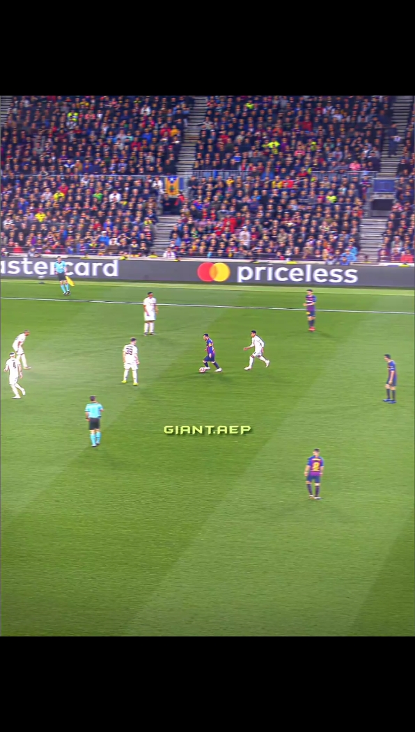 Messi Skills 🐐🔝 #messi #fyp #virał #fcbarcelona #footballtiktok #leomessi #4k #edits #xyzabc 