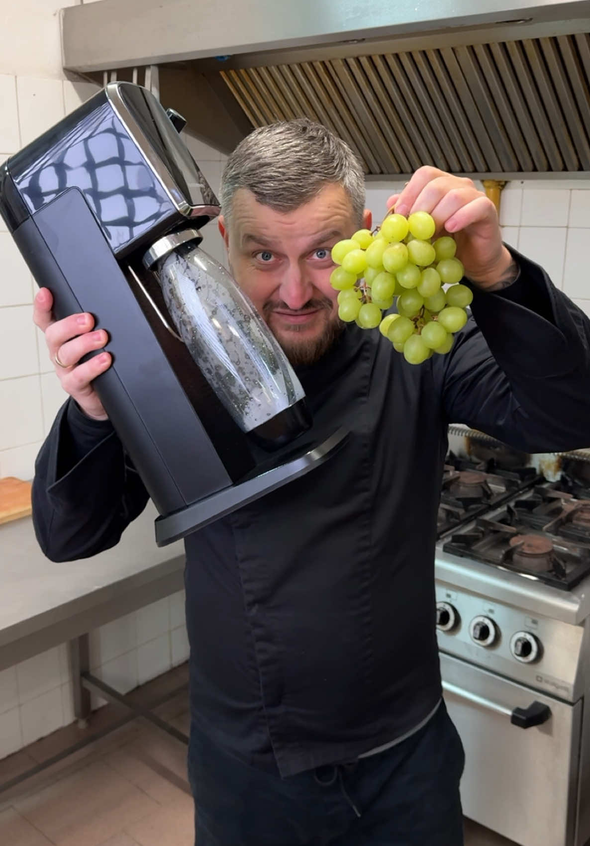 My inspiration @Kyle Istook  I tried making fizzy grapes… and let’s just say, it was an interesting experience! 🍇💨 Would you try this? Let me know in the comments!