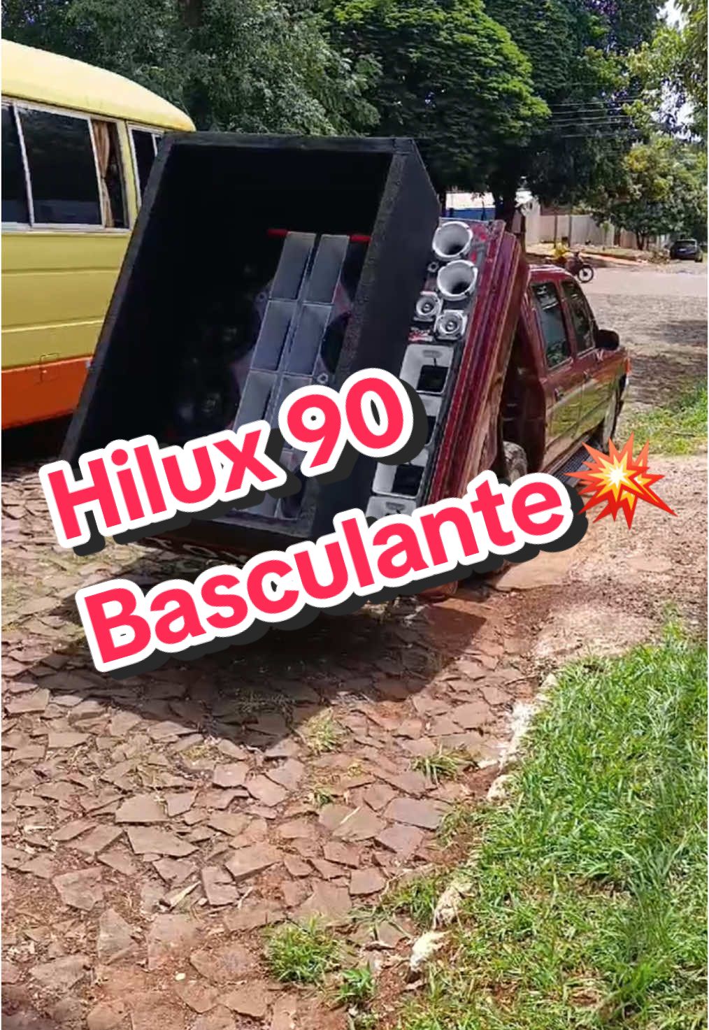 Admirando proyecto del amigo Kike “Estelita”. Hilux 90 basculante🔥💥