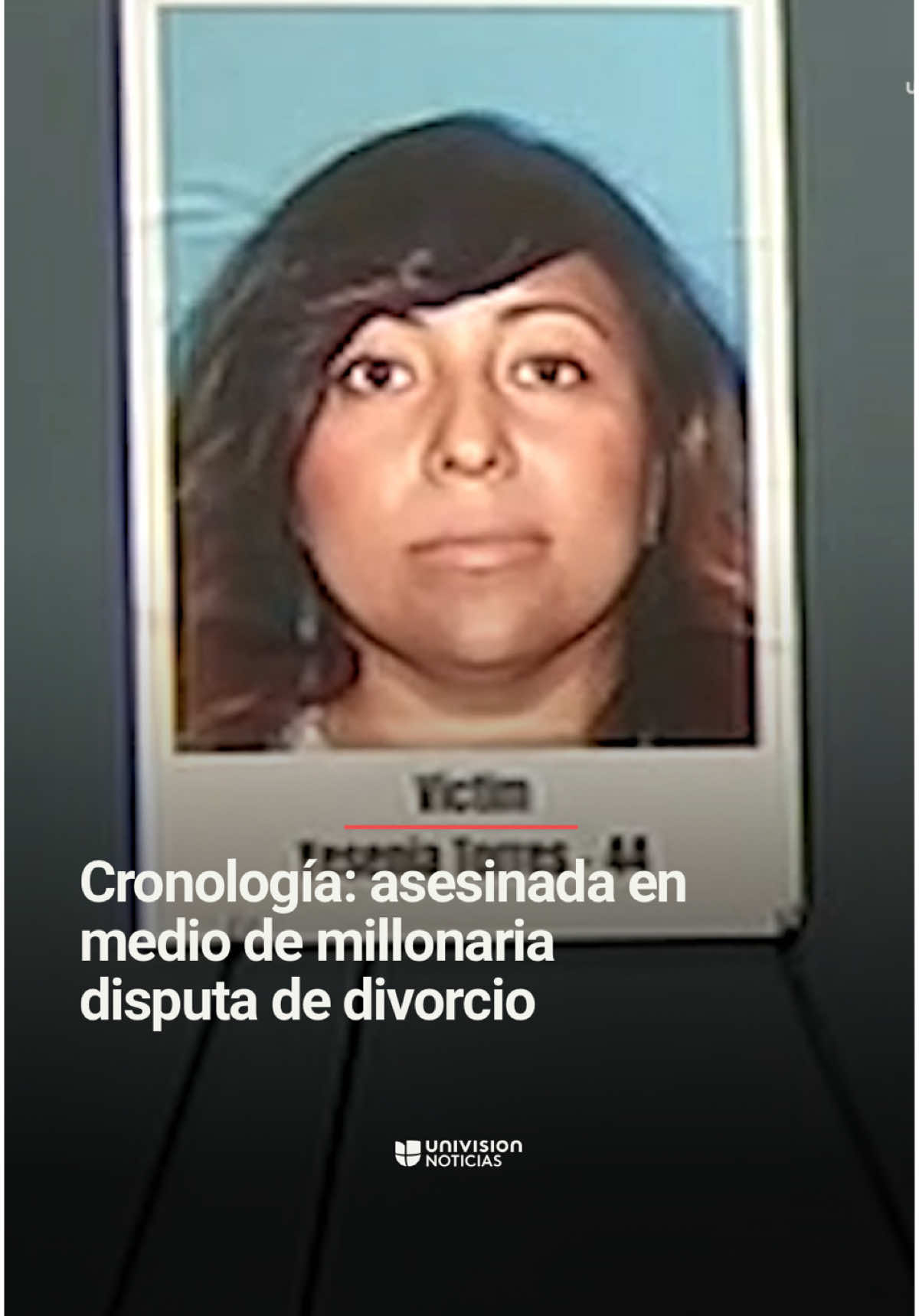 🔴 Asesinan a hispana en medio de una millonaria disputa de divorcio: su esposo es sospechoso de planear el crimen. Yesenia Torres, una empresaria hispana de 44 años, fue interceptada por un sujeto armado cuando salía de un restaurante en California. El hombre le disparó en al menos nueve ocasiones acabando así con su vida. En un principio el caso se investigó como un intento de asalto, pero tras las pesquisas de las autoridades se hallaron pruebas que relacionan al esposo de Yesenia con el crimen, ya que la pareja estaba en medio de una disputa legal de divorcio que involucraba la separación se sus bienes valuados en varios millones de dólares. Esta es la cronología del caso. Por: @San MM.  #crimen #crime #cronología #California #SanBernardino #hispanos #Uninoticias #UnivisionNoticias