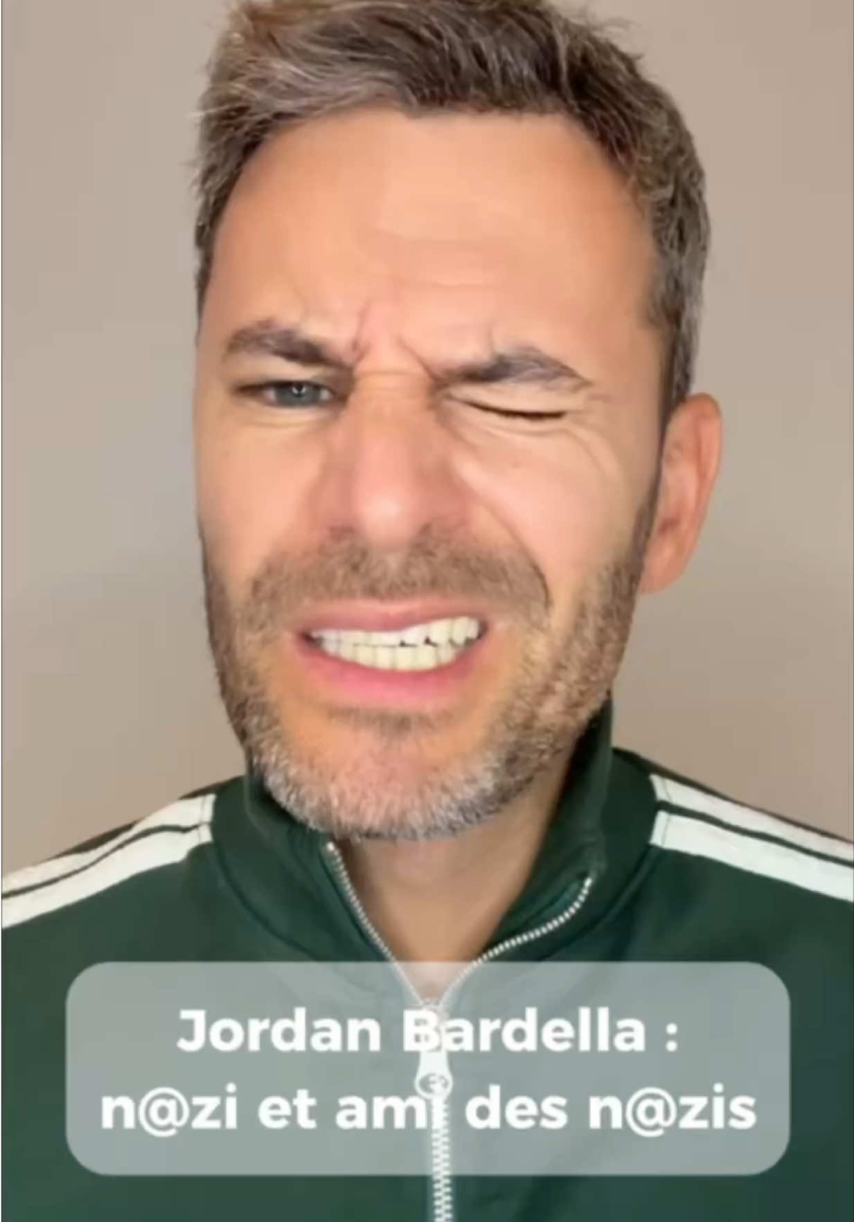 Attention cascade : Jordan Bardella, chevalier autoproclamé de la morale, toujours prêt à accuser les autres… mais invité à un événement où un salut n@zi ne surprend personne (🤡) Oups, il annule son discours, mais pas son hypocrisie. Regardez cette masterclass en double standard. 🎭 #Bardella #RN