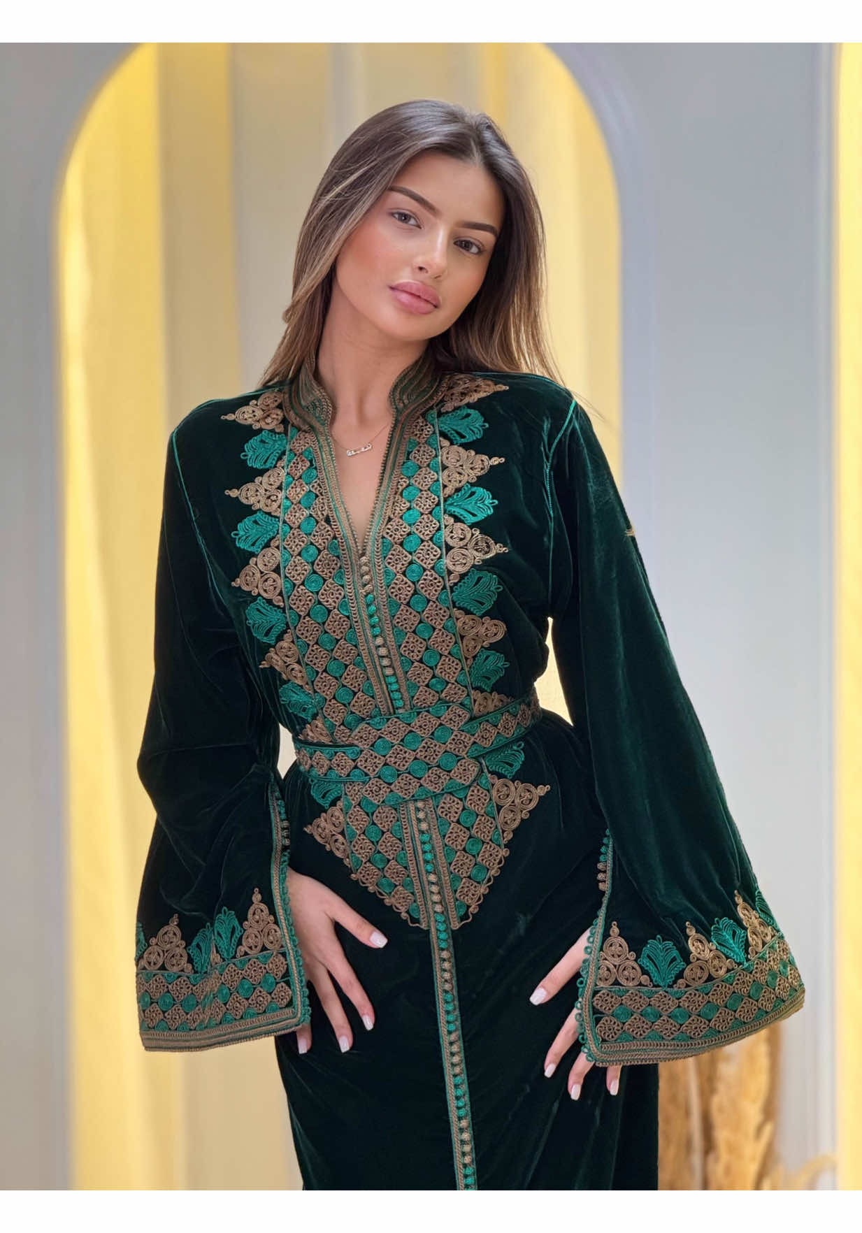 CHIC RANIA KAFTAN💎 Crafted from premium Mobra Micro Crown 3, this kaftan offers a rich texture and fluid drape. Featuring intricate embroidery on the collar and sleeves. Complete with a matching embroidered belt for an elegant finish. Proudly crafted and designed by CAFTANNI🪡 Shop online CAFTANNI.COM 🔗 #caftan #lebsa #kaftan #moroccandress #caftanmarocain #قفطان #caftandress #ramadandress #ramadancaftan