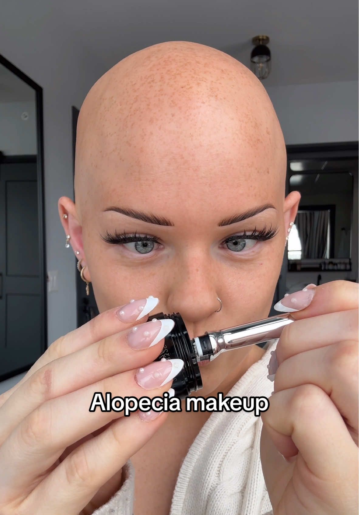 I do my makeup differently because I have no hair!!! #alopecia #makeup 