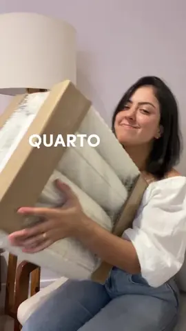 Lançamento Fattoria - Placa para Base: Placas Estofadas que vão deixar sua base box antiga com cara de gringa 💘 O que você achou? Conta pra gente aqui nos comentários 👇🏻✨ 💬 Compre em nosso site ou solicite seu orçamento através do WhatsApp (link na bio) 🌐www.fattoriadesign.com.br #fattoriadesign #estilofattoria #cabeceira #quartodecorado