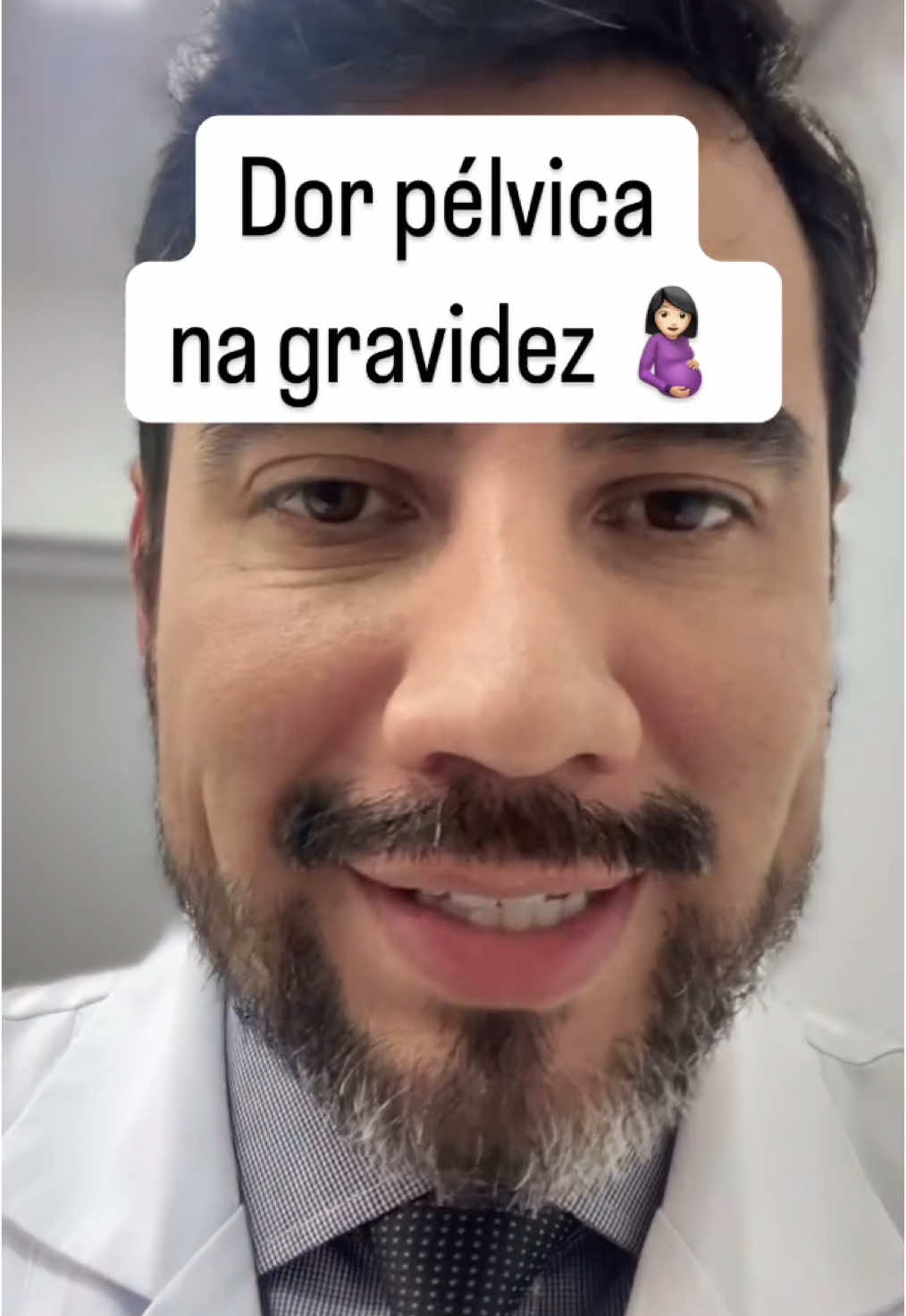 🤰 Dor pélvica na gestação: o que é normal e o que merece atenção? Durante a gravidez, é natural sentir algumas dores e desconfortos. Com o crescimento do útero, os ligamentos e músculos são constantemente tensionados, causando aquela famosa dorzinha pélvica. Mas atenção! 🚨 Se a dor for intensa, constante, acompanhada de febre, sangramento ou cólicas fortes, pode ser um sinal de alerta! Isso pode indicar risco de trabalho de parto prematuro ou até outras complicações. ✨ Dica de ouro: Sempre que sentir algo fora do comum, converse com seu obstetra! A saúde da mamãe e do bebê vem sempre em primeiro lugar! 📲 Marque aquela amiga grávida e compartilhe essa informação valiosa! #GestaçãoSaudável #SaúdeDaMulher #GravidezSemMedo #DoresPélvicas #Obstetrícia #ClínicaMavie #CuidadosNaGestação #PartoPrematuro