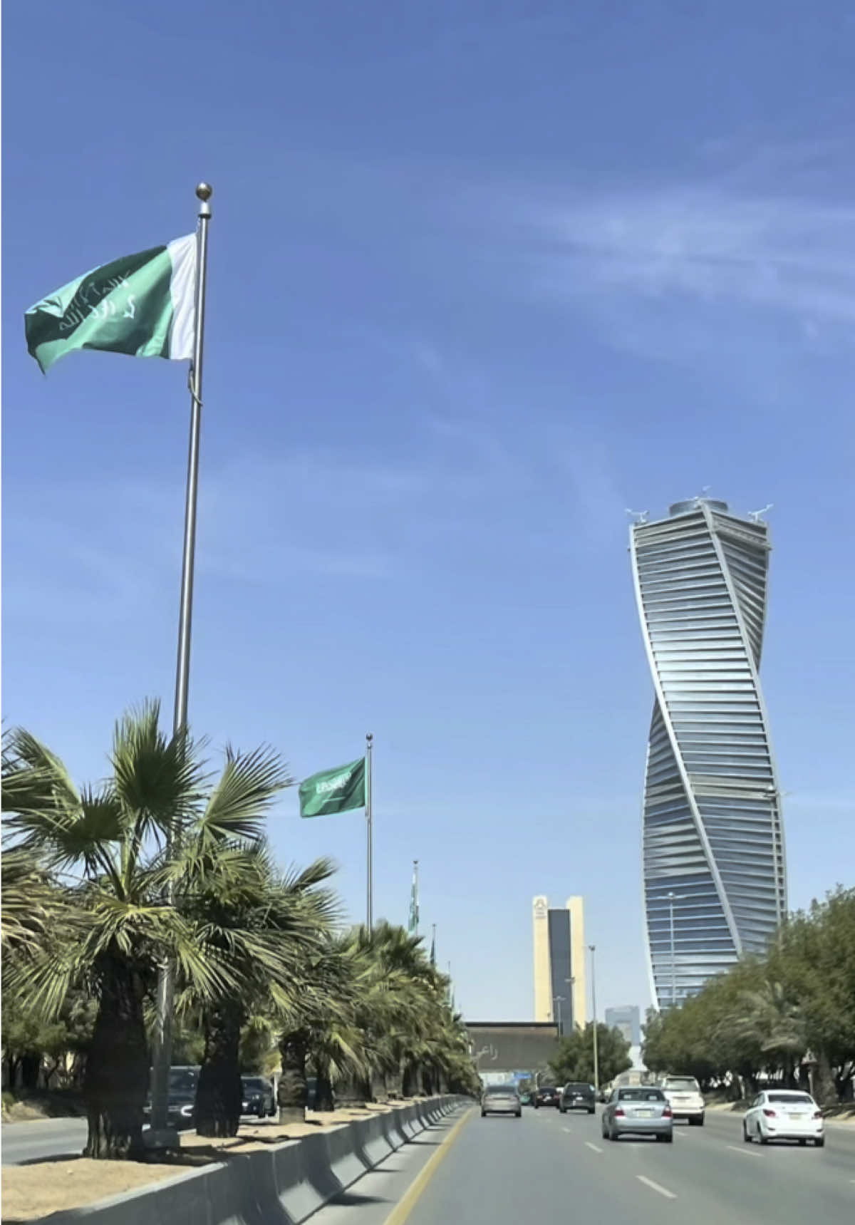 يوم التأسيس السعودي 🇸🇦 💚. @وزارة الثقافة @وزارة السياحة #يوم_التأسيس #السعودي #السعودية #الرياض #مترو #ابراج_الماليه #علم_السعودية #explore #foryoupage #foryou #4u #fyp #fypシ #اكسبلور #viral #بدون_موسيقي #اليوم_السعودي #وطني #التاسيس #fy #اكسبلورexplore #اكسبلوررر 