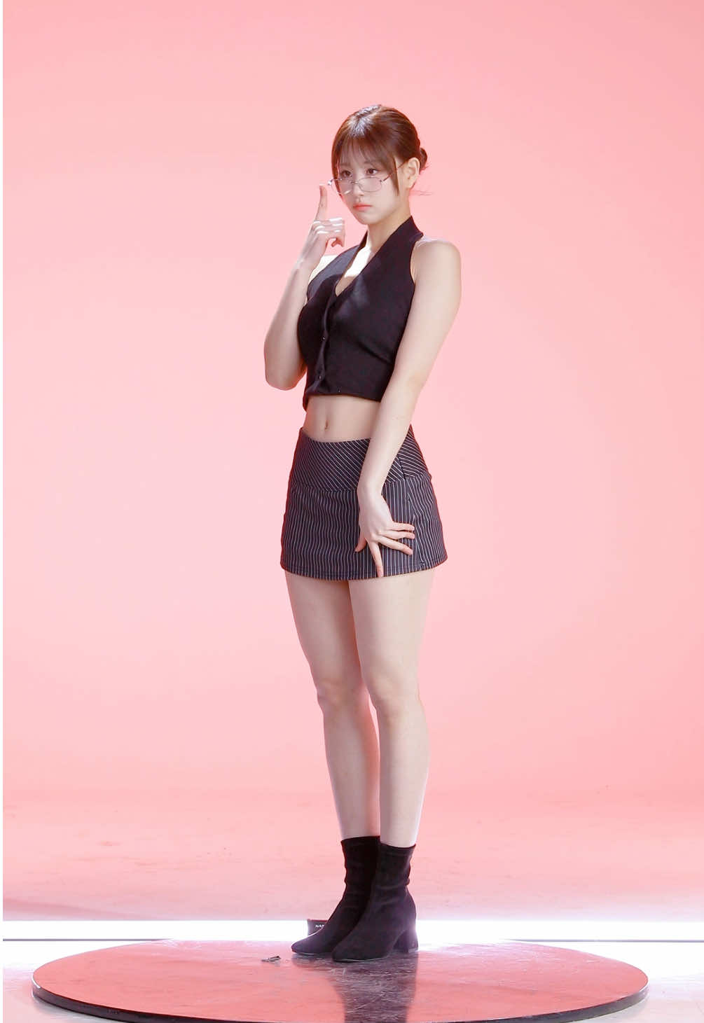 주말이잖아!! 다들 스트레스 날려버려!!!!!🔥🔥 #청하 #chungha #alivio #stress #청하_alivio #원픽이엔티 #onepickent #fyp #kpopdance