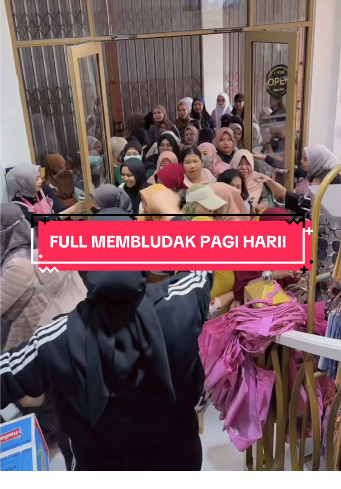 Alhamdulillah gempuran bu ibu di pagi harii, walaupun cuacanya mendung ujan tapii gempurannya membludakk, yuukk cuss langsung ke @MiniMall Keenan Fashion 🤩🥳🥰 #weekend #special #tebusmurah #sembako #termurah #menyambutramadhan #masyaallahtabarakkallah #meledak #fypage #xyzabc #tiktokviral #keenanfashioncikarang #menyala #viral #terbaru #butikviral #masukberandafyp #trending #trendfuji #menyalaabangkuh🔥 