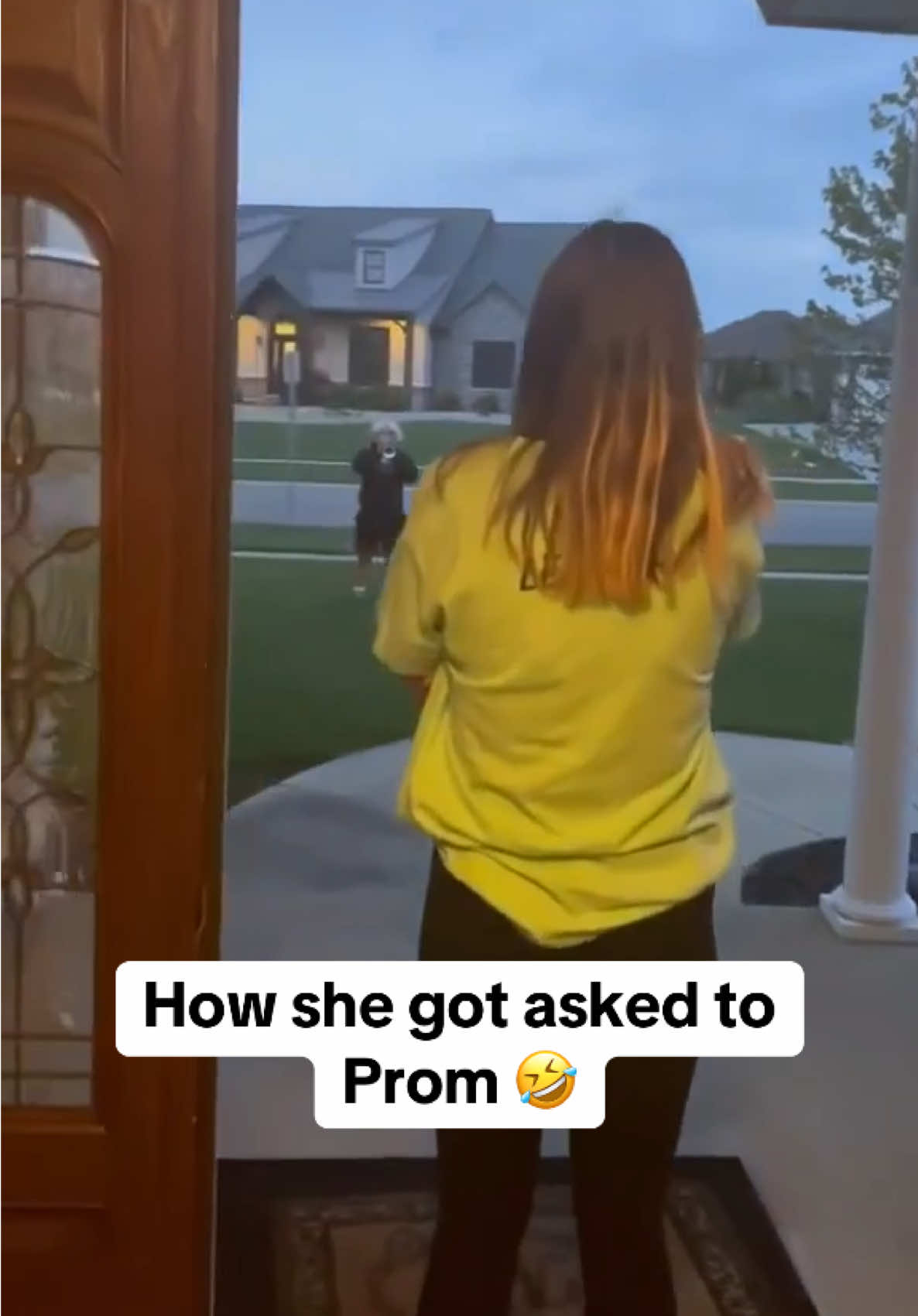 Hard to top this Prom Proposal! 👏 @giannamasterlasco  #prom #highschool #student #askedout #funny #classmates #wholesome #sweet #highschoolsports 