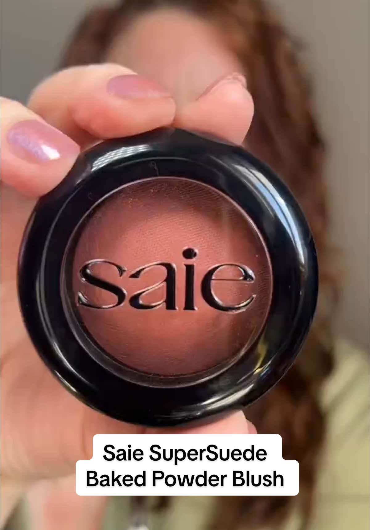 NEW PRODUCT ALERT!  Meet the new standard in powder blushes: Saie’s SuperSuede Baked Powder Blush! Hand-whipped and baked using traditional Italian techniques, this luxurious formula gives an impossibly lightweight, diffused flush of color.  I’m swatching Ciao, a gorgeous soft golden brown shade. Who’s planning on getting one of the six gorgeous shades of SuperSuede available exclusively on the Sephora app on 2/24?! Let me know in the comments!  * kindly gifted by @Saie  #saie #ciao #saiesupersuede #sephora #powderblush #blush #cleanbeauty #longlasting #talcfree #fypシ 