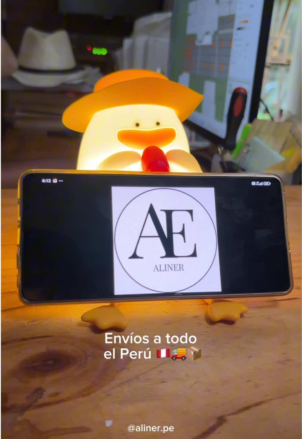 🐥💡 ¡La lamparita de patito más adorable ha llegado para iluminar tu vida! 💡🐥 Si buscas ternura, funcionalidad y un toque especial para tu espacio, este patito es perfecto para ti. 🌟✨ ✔️ Material de silicona ultra suave, ¡apriétalo sin miedo! 🤗 ✔️ Cambia de color con solo presionarlo, elige el tono perfecto para cada momento. 🌈 ✔️ Inalámbrico y recargable, sin cables molestos, llévalo donde quieras. 🔋💛 ✔️ Cronómetro de apagado automático en 30 min, ideal para dormir plácidamente. 😴✨ ✔️ Luz cálida y relajante, perfecta para noches tranquilas y acogedoras. 🛌💡 ✨ Más que una lámpara, tu nuevo compañero de luz. ¡Tierno, divertido y funcional! 🎁💖 📩 ¡Escríbeme y consíguelo antes de que se agoten! 🚀🐥 🚚 Envíos a todo el Perú 🇵🇪 🔎 #LámparaPatito #DuckLamp #PatitoKawaii #DecoraciónTierna #HogarConEstilo #RegaloPerfecto #CompraFácil #TiendaViral #IluminaTuMundo #PatitoLover #ContraentregaLima #PatitoEpic #LuzNocturna #ViralTrend #DuckVibes #NoEsSoloUnPatito #MomentoCinéfilo #TiendaOnline #EnvíosATodoPerú #fyp #parati #kawaiidecor #musthave #viralproduct