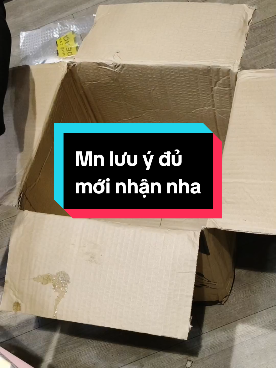 Khi đặt hàng bên em phải đủ 6 bịch khăn giấy rút tờ+6 gói giấy nhỏ+2 móc treo mới nhận hàng nha ❤️ #giayruttreotuong  #megia  #mebennheo 