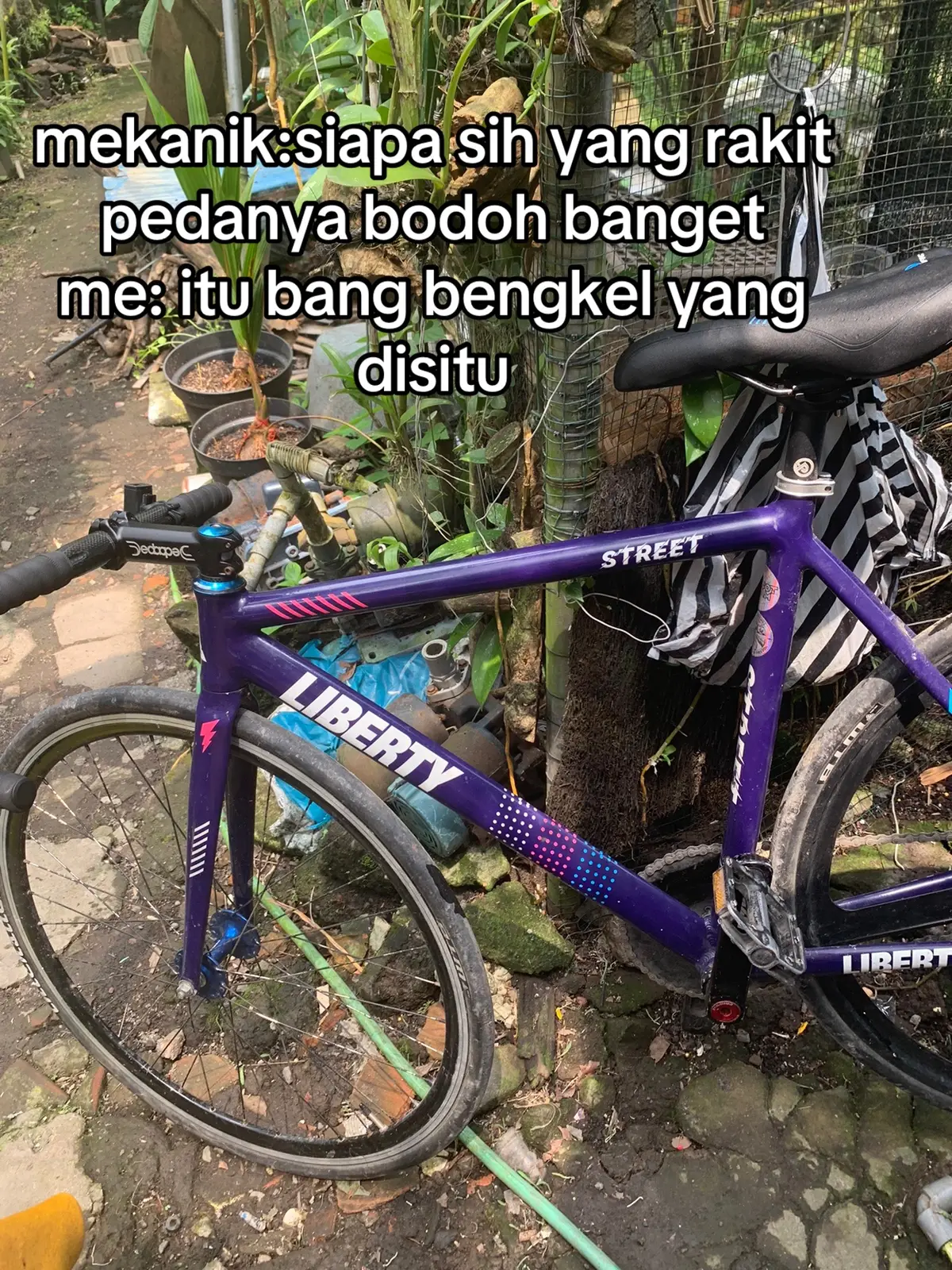 pura pura gak tau#ampunpakde✌️ #travelwithlove #JelajahRomantis #fypシ #bmxbanyakkecot #rideordie🤘🏻❤️💯 #fixgearindonesia #cumakontentdoangkok #libertystreetv2 #libertyfixie 