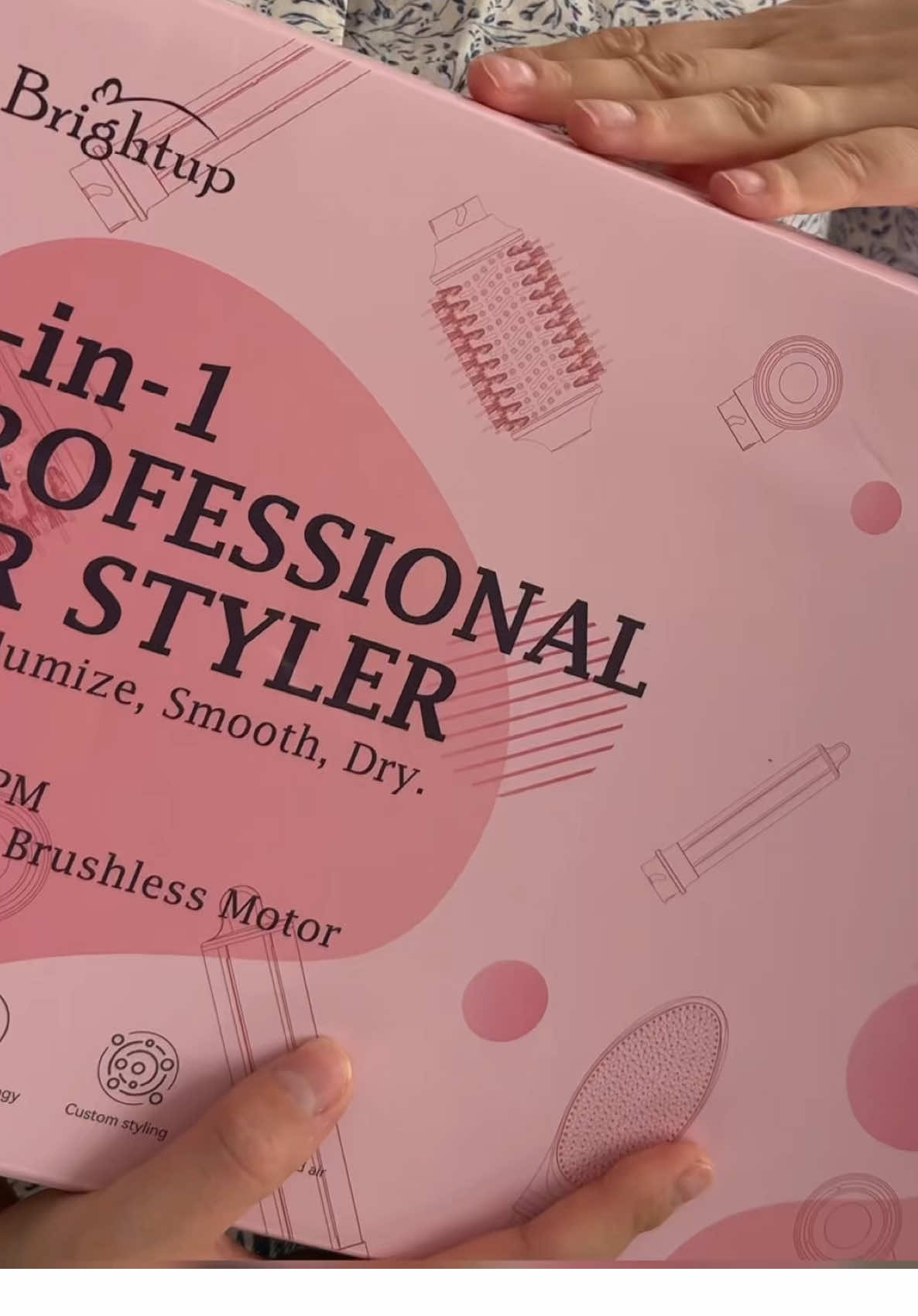 5-in-1 – the perfect solution for every girl! 😍 Curl, straighten, add volume – all with ease! Which style are you choosing today? 💁‍♀️ #hairgoals #advice #fyp #ugc 