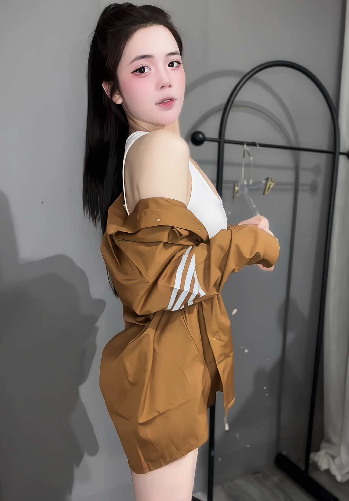 Sự nghiệp chưa thành sao dám nghĩ tới nam nhân😌#outfit#haquyenn#xuhuong 