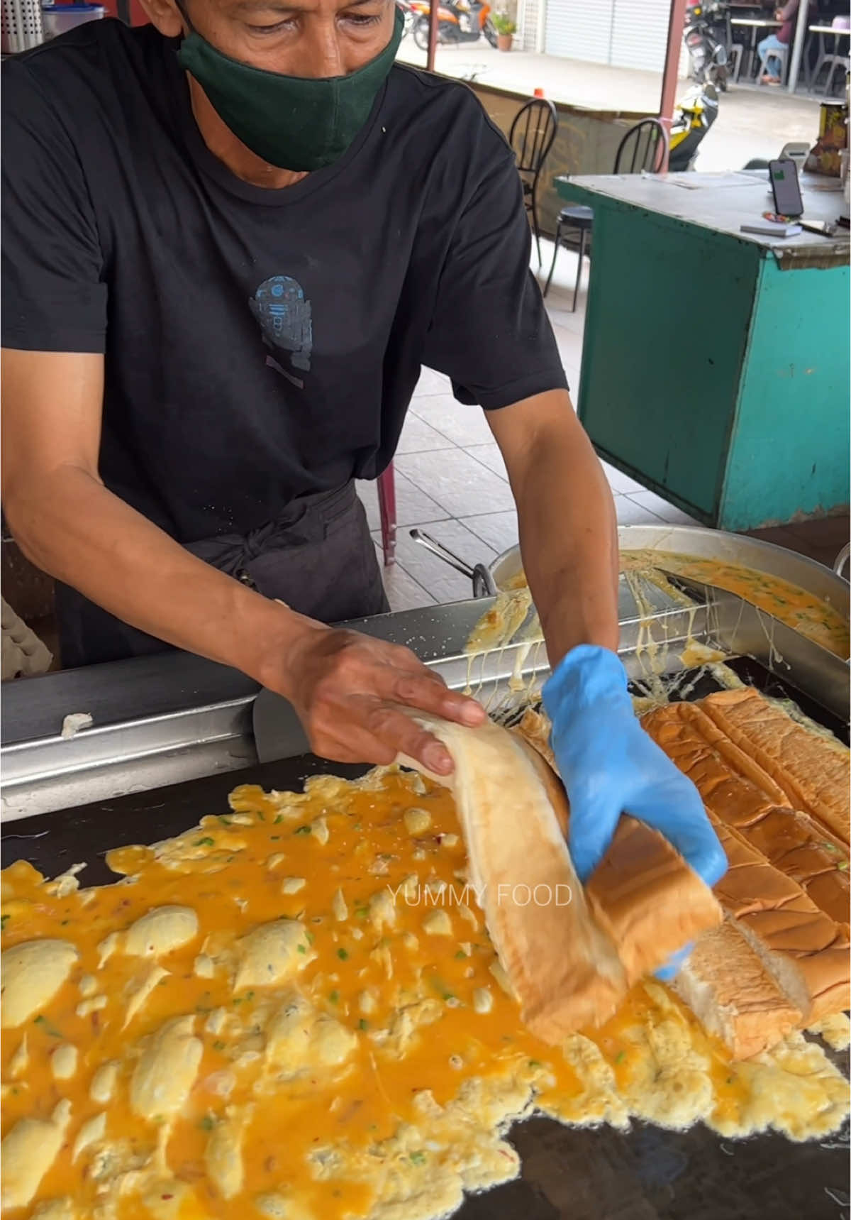 Best Roti John in Malaysia - Malaysian Street Food #tiktokfood #foodtiktok #roti 