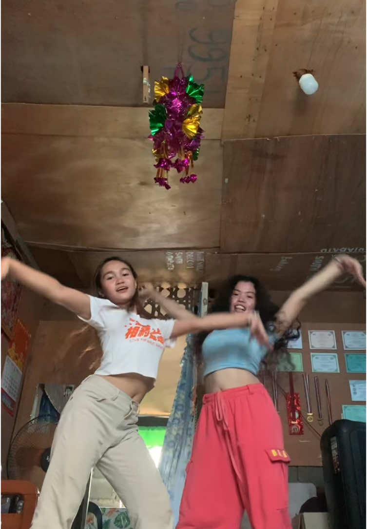 Take one!!!!🤫🤭#trending #fyp #dancers @maryyyyyy 