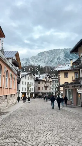 📍Cortina D’Ampezzo - Italia 🇮🇹  ᴘᴀʀᴀ ᴍáꜱ ꜰᴏᴛᴏꜱ ʏ ᴄᴏɴꜱᴇᴊᴏꜱ  ⇩ ᴡᴡᴡ.ᴜɴᴍᴜɴᴅᴏᴄᴏɴᴏᴄɪᴅᴏ.ᴄᴏᴍ #cortinadampezzo #dolomites #dolomitas #unmundoconocido #viajes #viajar #viajeros #travel #traveltiktok #invierno #snow 