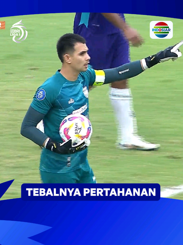 Borneo dalam upaya menjaga pertahanan dari serangan🧱 #BRILiga1 #IndosiarSports #IndosiarRumahSepakbolaIndonesia  #BRImoMudahSerbaBisa