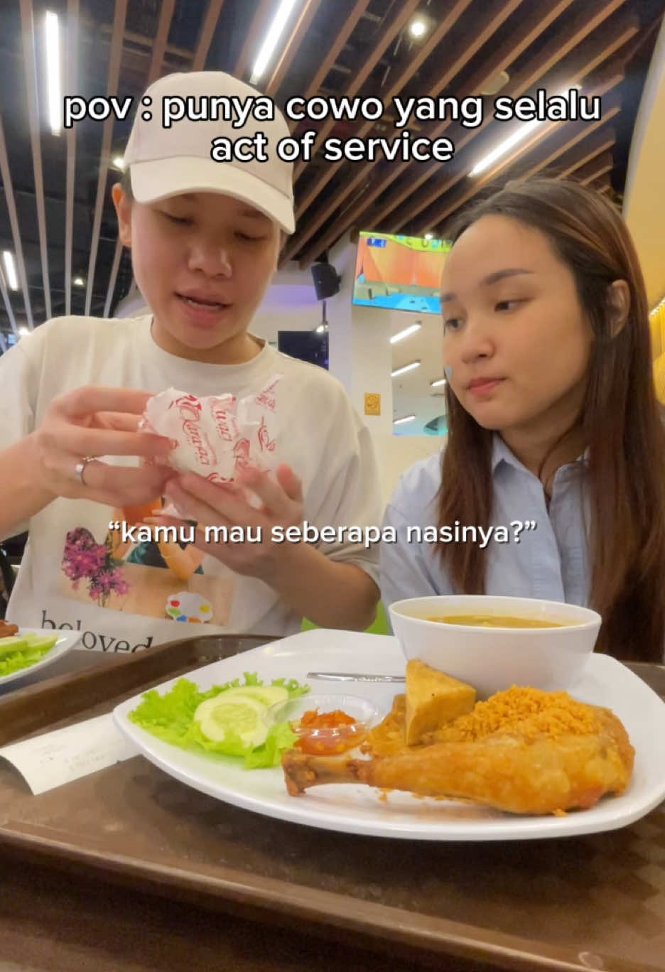 agak lumayan rewel kalau mau makan tapi dia sabar bgt 😩🥹 #Relationship #couple #relatable #lauravincent #pacaran #fyp 