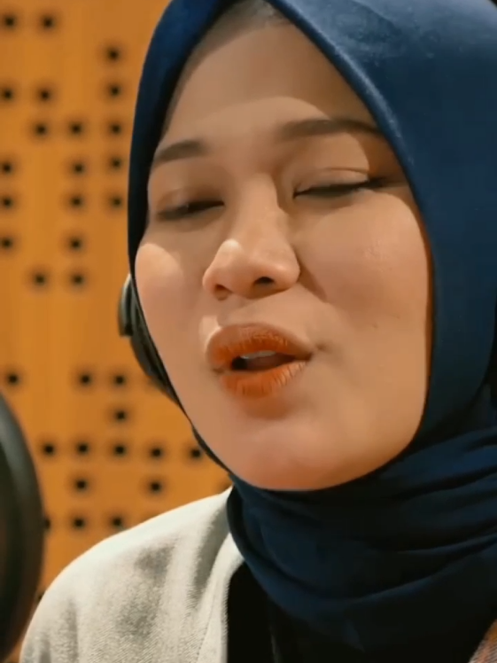 Aisyah istri Rasulullah #anisarahman #coversong #aisyahistrirasulullah 