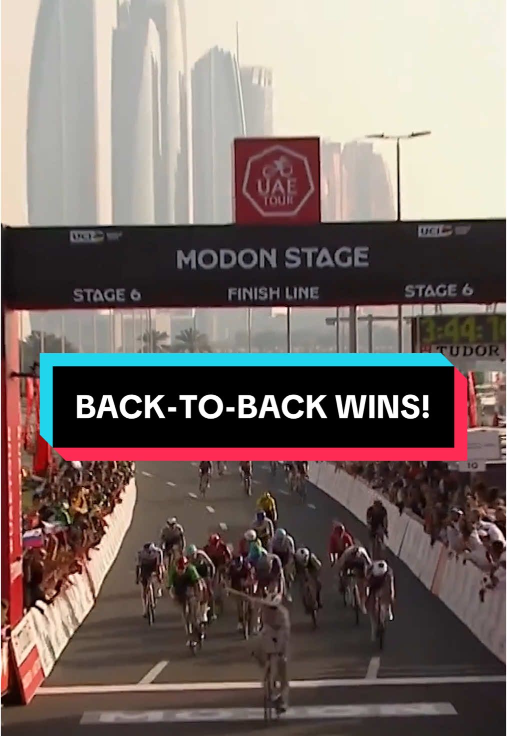 BACK-TO-BACK WINS FOR THE EUROPEAN CHAMPION! 🥇🥇 Soudal–Quick-Step's Tim Merlier conquers the sprint to win Stage 6 of the #UAETour! 🇦🇪 #cycling #roadrace