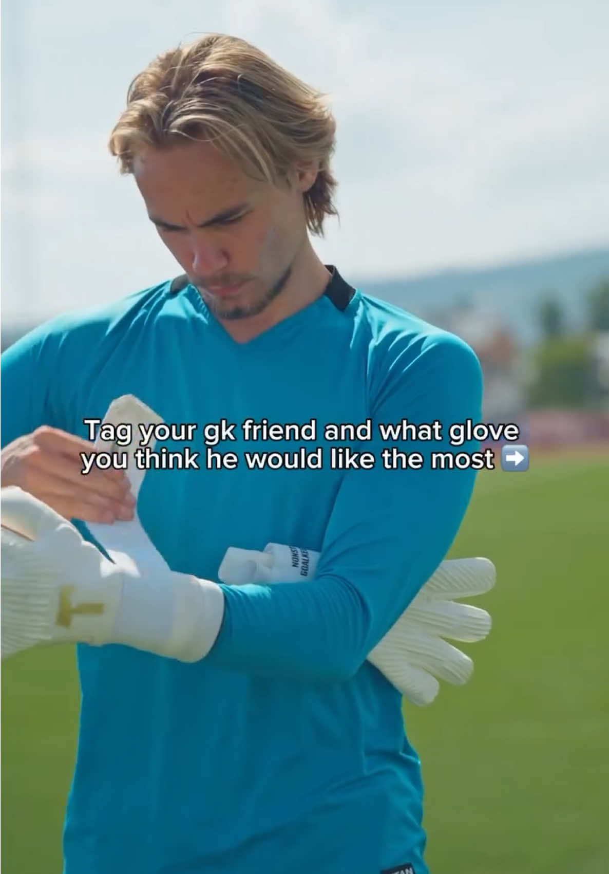 @T1TAN 😍 Comment your favorite💭✍🏼 #gkunion #viral #gkfam #football #fyp #keeper #goalkeeper #foryou 