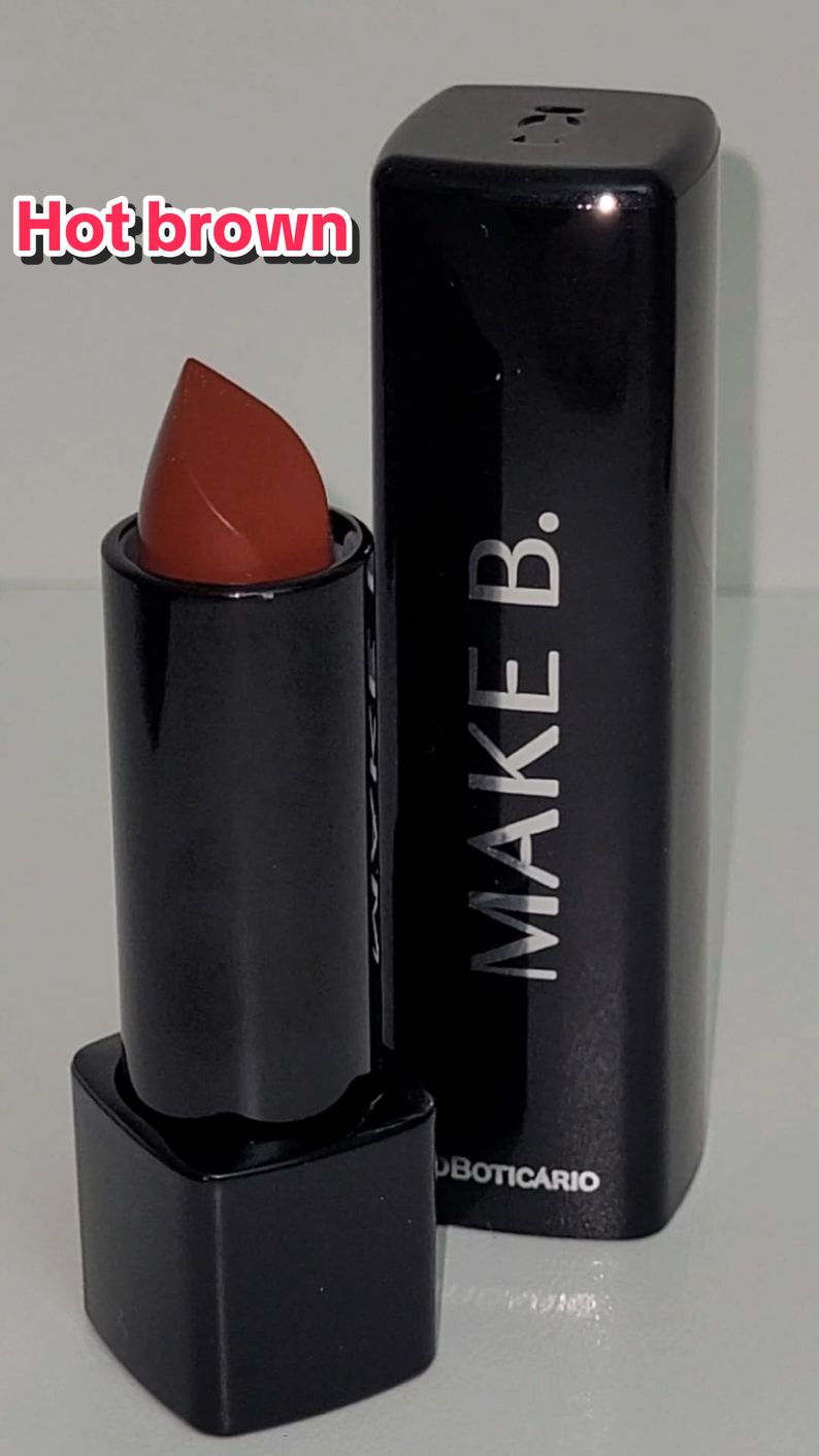 sim, eu estou apaixonada por um batom MATTE (e olha que sou a doida do gloss) ❤️💄 @oboticario  #makeb #oboticario #batom #batommatte #hotbrown #batomvermelho #resenha #maquiagem #maquiagemnacional #viral #vaiprafycaramba #foryoupage #fyp #latina 