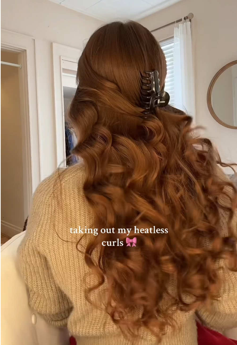 On my hair health journey this year <3 #heatlesscurls #heatlesscurlsovernight #heatlesshairstyles #heatlesshair #hairtok #heatlesscurlstutorial #morningroutine 