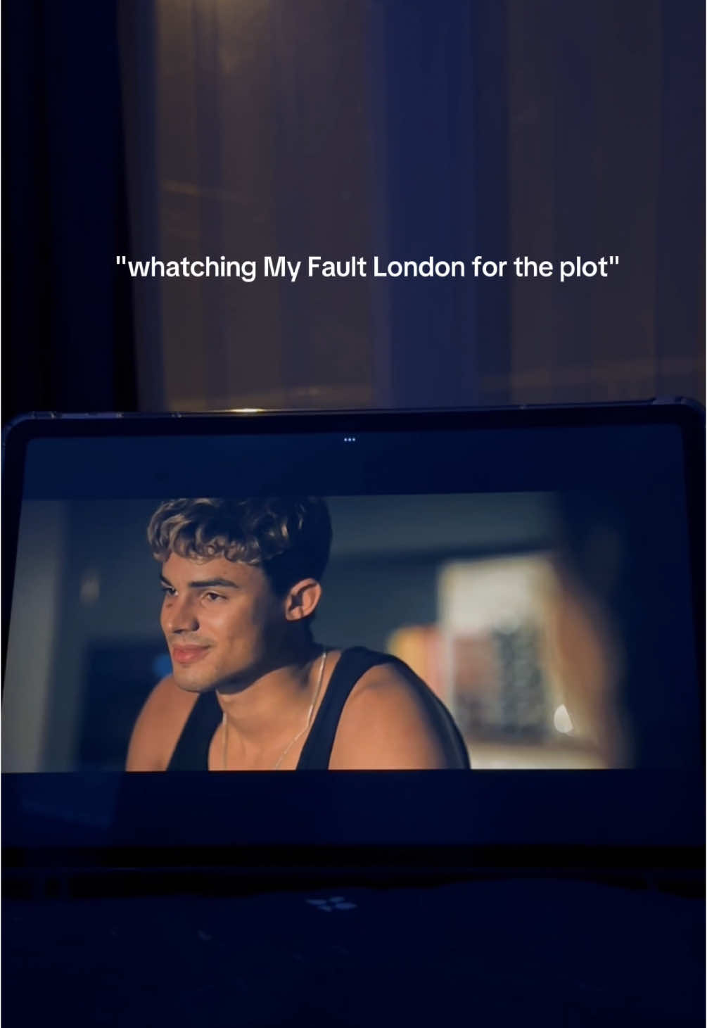 senyum dikit banyak saltingnya. london boy is a top tier🤌🥵 #matthewbroome #myfault #myfaultlondon #primevideo #nickleister #culpamialondon  @Prime Video UKIE @Prime Video 