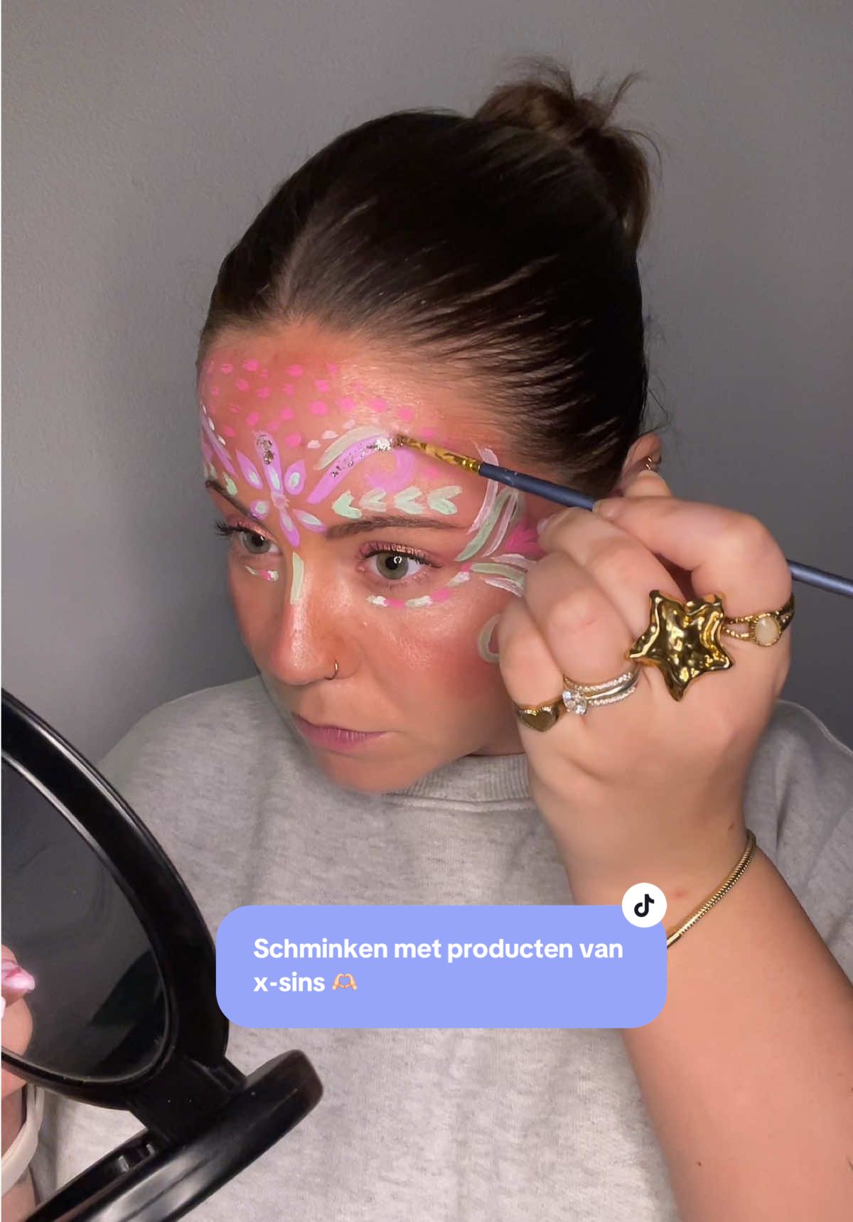 Poging tot schminken @X-Sins #carnaval #schminken #brabant #glitter #roze #party #boemeldonck #kielegat #look #fy #fyp #makeup