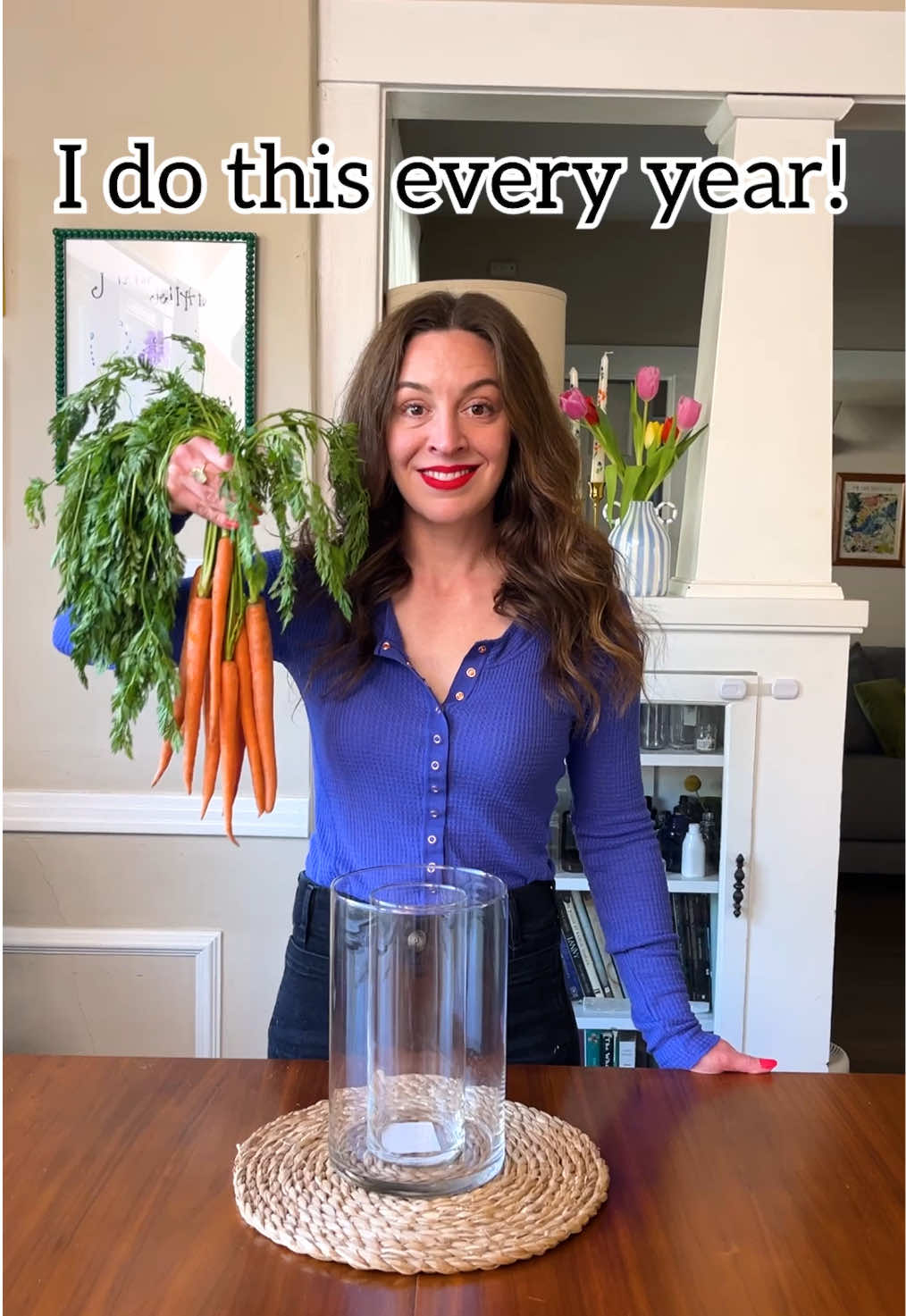 Stunning Spring Table Decor! Lauren demonstrates an easy floral arrangement recipe with carrots and Trader Joes flowers to make a stunning spring centerpiece! Perfect table decor for Easter! #FloralDesign #spring #flowers #bouquet #flowerarrangement #florist 