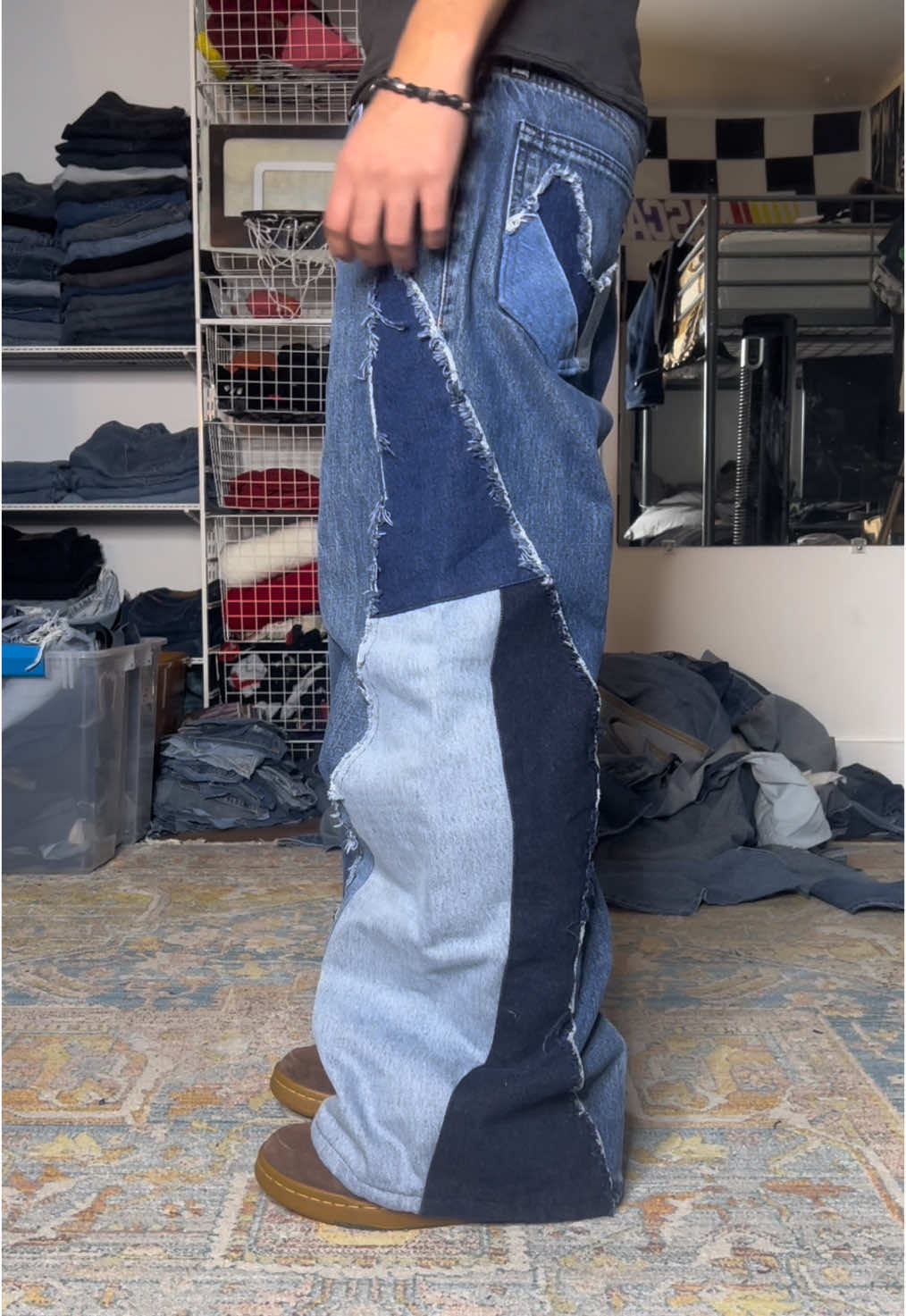 Leave your thoughts in the comments 🤔 #upcycledfashion #sew #upcycle #rework #fashion #sewing #swag #baggypants #upcycling #upcycled 