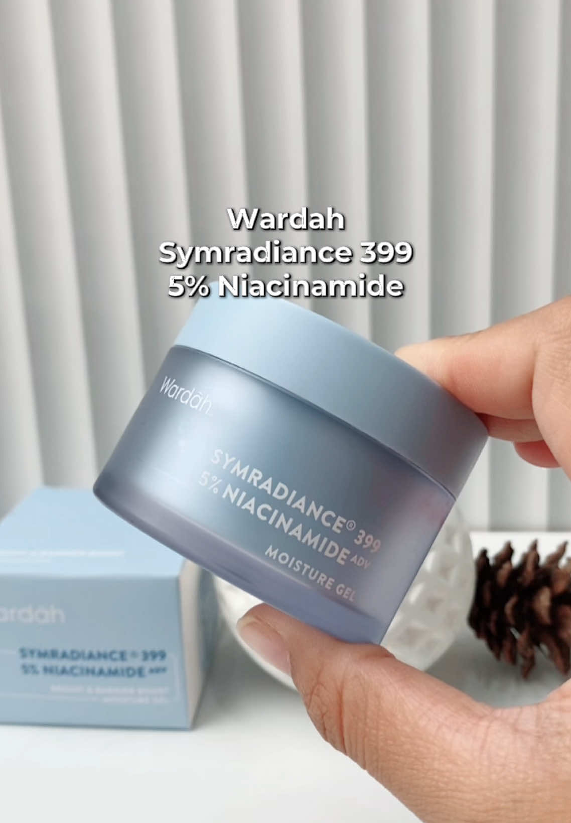 Moisturizer dengan cooling effect yang bikin nyaman dan seger di muka🥰💙 yuk cobain😍 #symradiance399wardah #wardahmoisturizer 