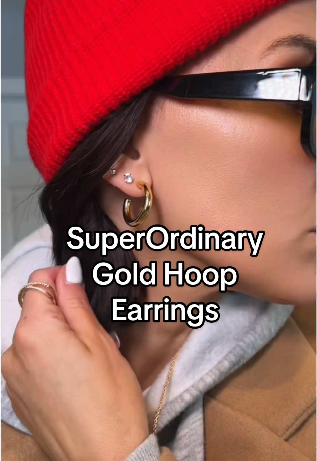 The quality in their jewelry is so good, highly suggest🤍 #fyp #hoopearrings #earrings #jewelry #goldearrings #gild #goldhoops #superordinary 