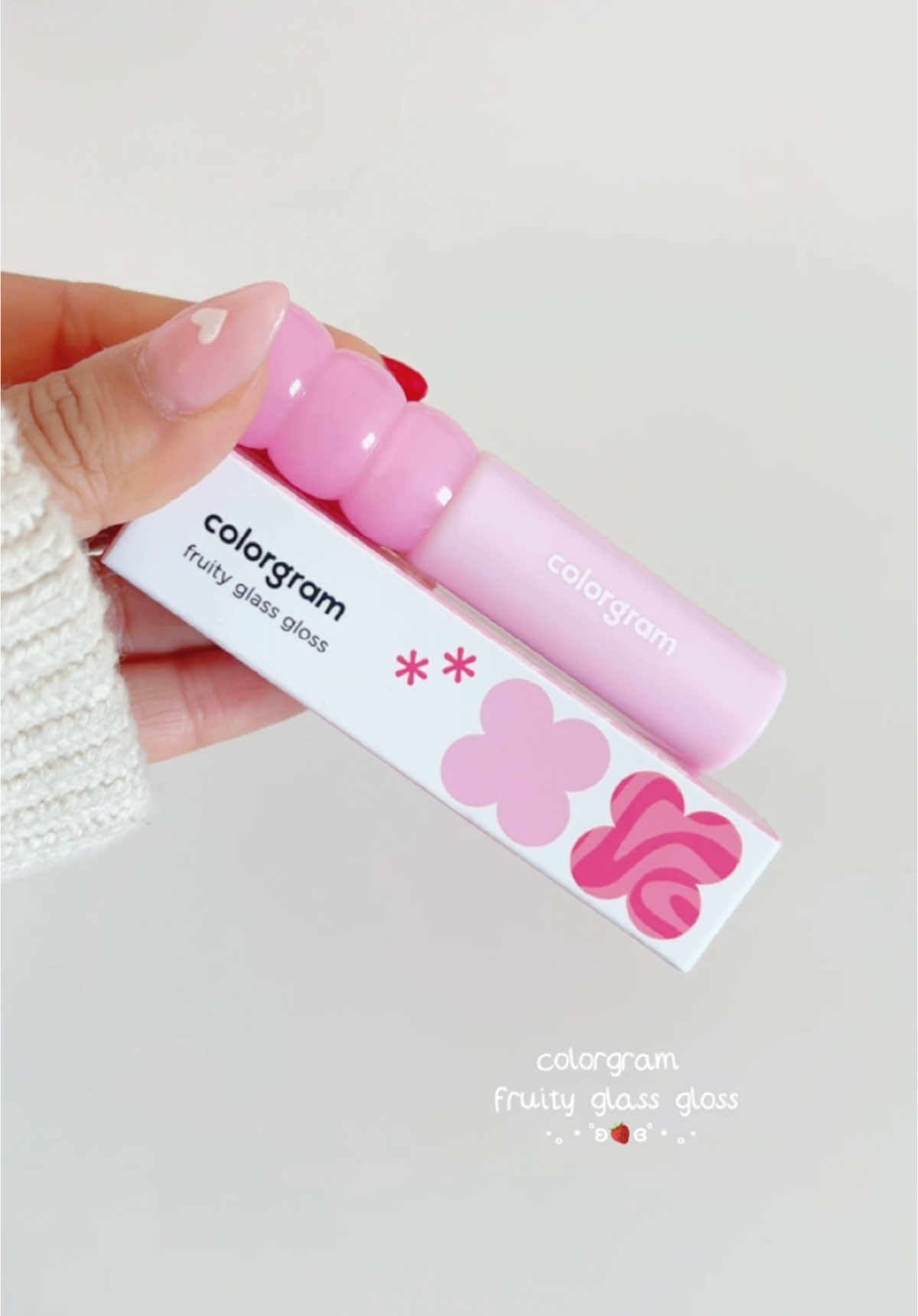 fruity glass gloss by @colorgram.official 🍓💗 such a pretty gloss ✨  use code LUNA097 to save $$ on your next @YesStyle order 𐙚⋆°｡⋆♡ #colorgram #colorgrammakeup #gloss #kbeautymakeup #kbeauty #kbeautyproducts #beauty #makeup #pink 
