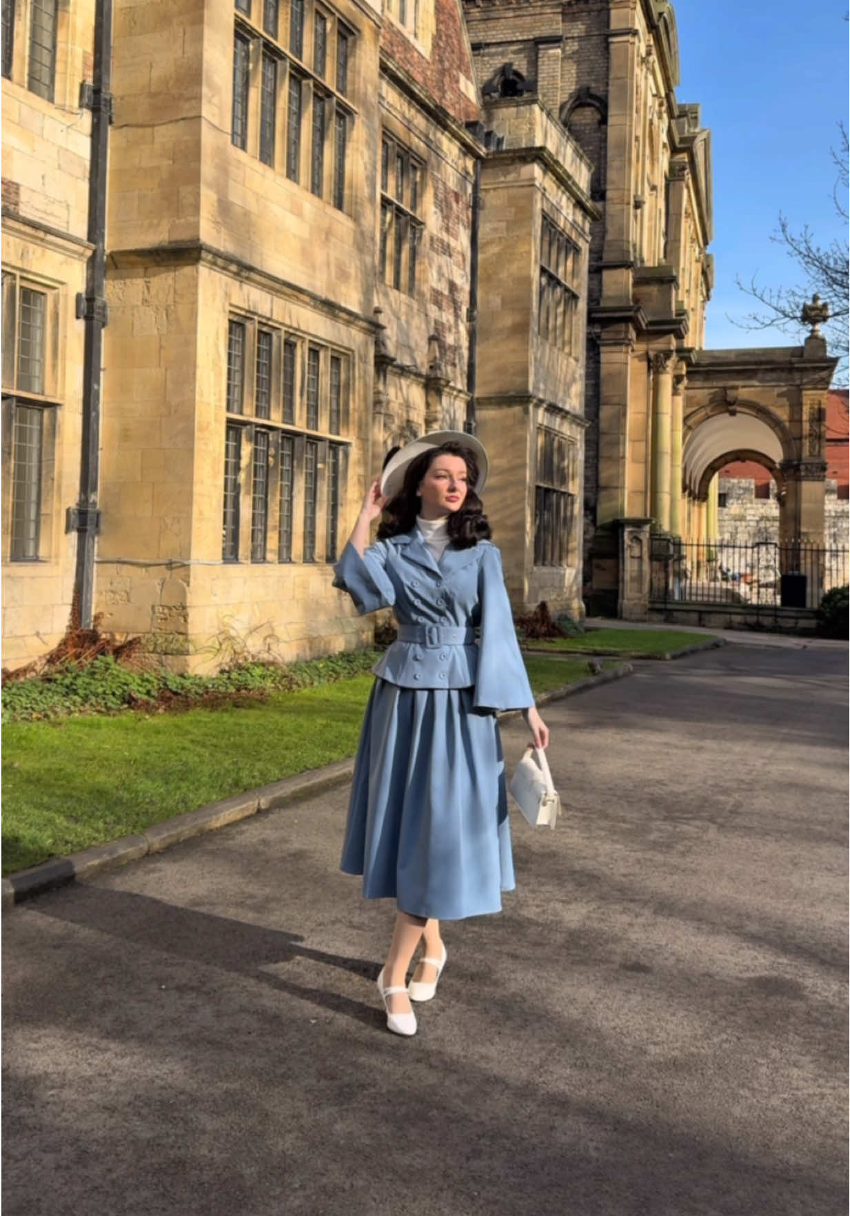 This colour has me longing for springtime 🦋 Wearing this gorgeous skirt and jacket from @Miss Candyfloss official 🎀 #conniefrancis #vintagestyle #vintagefashion #elegantstyle #1950sstyle #vintage #york 