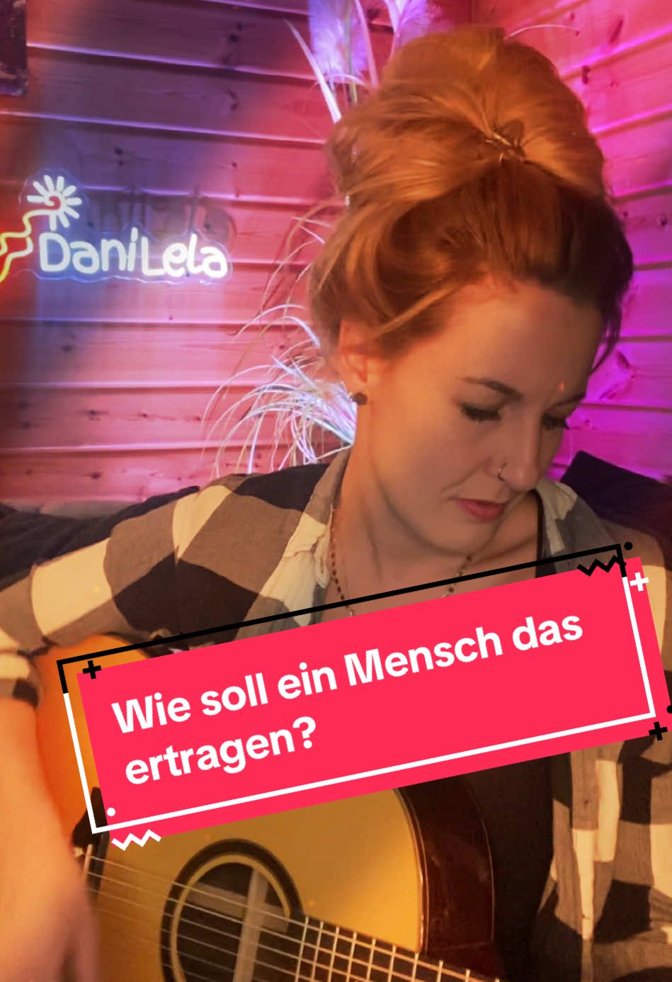 Hey Leute 🙋🏼‍♀️ Philipp Poisel - Wie soll ein Mensch das ertragen? Ich wünsche euch allen noch ein schönes und entspanntes Wochenende 😊 #musik #gitarre #livemusic #acousticcover #sängerin #singersongwriter #musikliebe #acoustic 