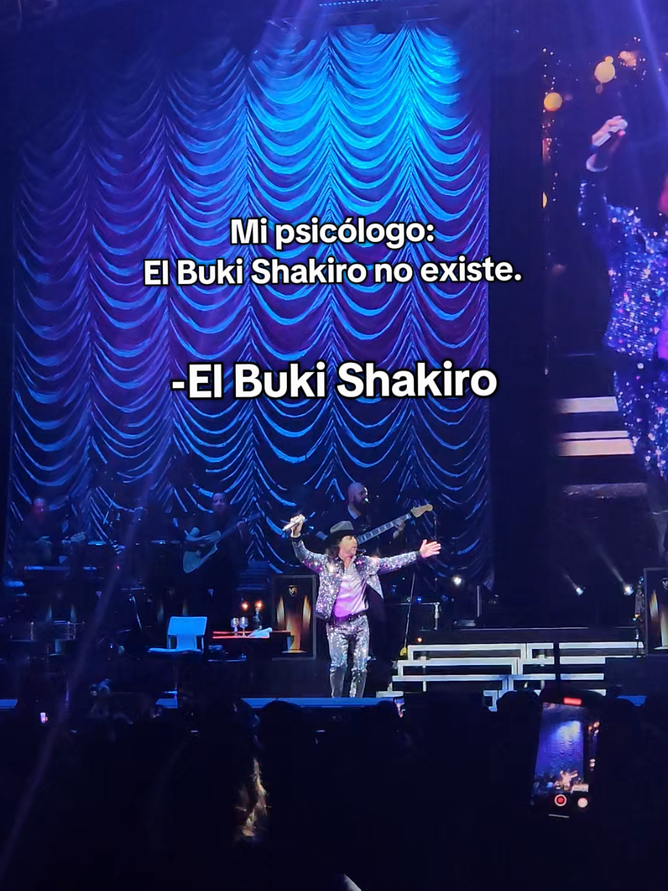 Replying to @lau12lop  Tiene varias personalidades el tío Buki #elbuki #marcoantoniosolis #humorlatino #humor #shakira #ojosasishakira #mexicantiktok #elbukibailador 