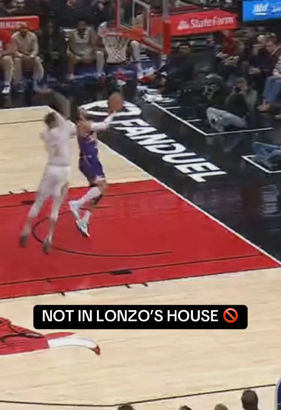 Big #block from #LonzoBall 😤 #bulls #NBA 