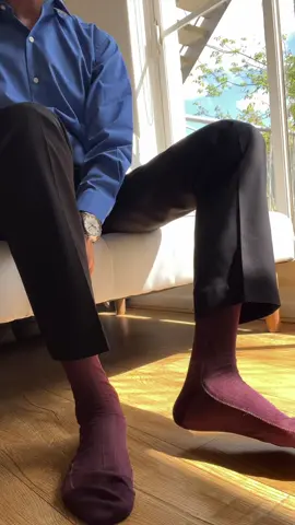 Old-school charm meets modern comfort! 🕰️✨ Our Lightweight Patterned Nylon Dress Socks - Brown bring back the vintage vibes with a timeless design. Perfect for those who appreciate classic elegance in every step. 👞🔥 #VintageVibes #ClassicStyle #DapperSocks #mensfashion 