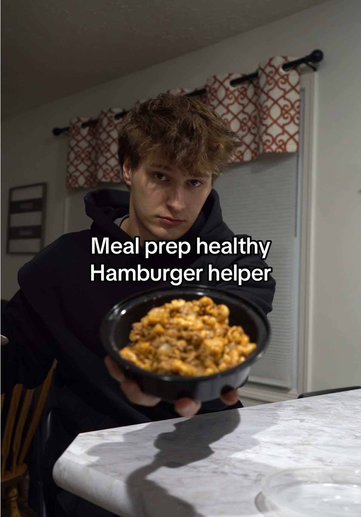 Prepping my meals to stay ahead of the game. Save this meal prepping for later⬇️ -1 yellow onion -2lbs lean ground beef -3 Tablespoons  -29 ounces bone broth -2 boxes Banza elbow pasta -2 cups cheddar cheese fat free -1 Tablespoon garlic Seasoning: Chili powder, garlic powder, paprika, salt, pepper  • #gym #fyp #food #mealprep #healthy #healthylifestyle  (6 meals)