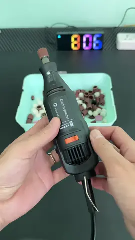 Máy khoan mini cầm tay tiện lợi cho anh em làm đồ djy , sửa lồng chim , mài cựa gà , khoan khắc mài dũa , đánh bóng đều tiện lợi nhé #truongtienich #khoancamtay #maykhoan #maykhoancamtay #maykhoanmini #maykhoangiare 