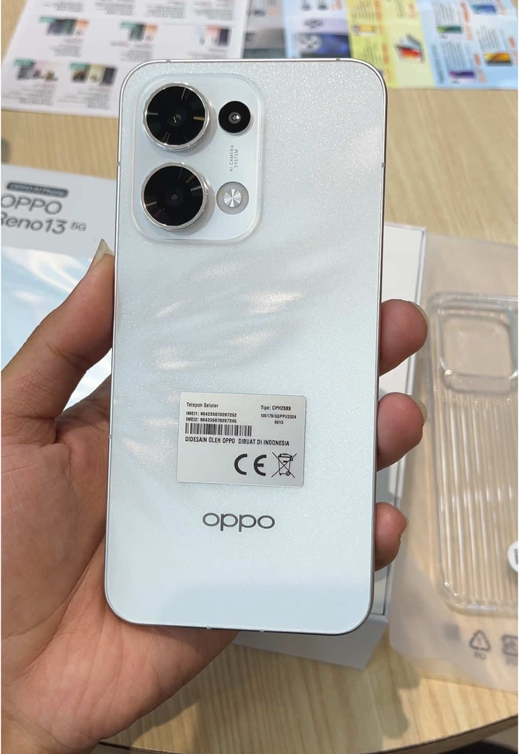 Masih jadi idaman si putih🦋 #opporeno13series #reno13 #reno13seriesbali #oppobaliofficial #erafonebali 