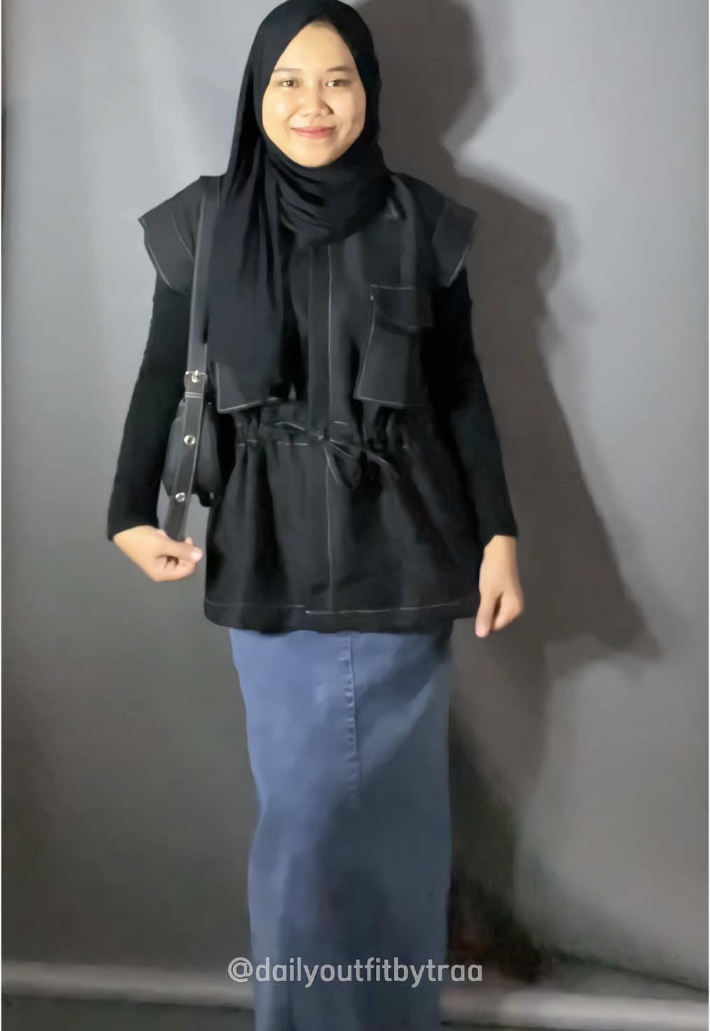 BAJU DISINI👉@𝓣 𝓲 𝓻 𝓪 𝓪🦋 #ootdhijabstyle #outfitideas #ootdfashion 