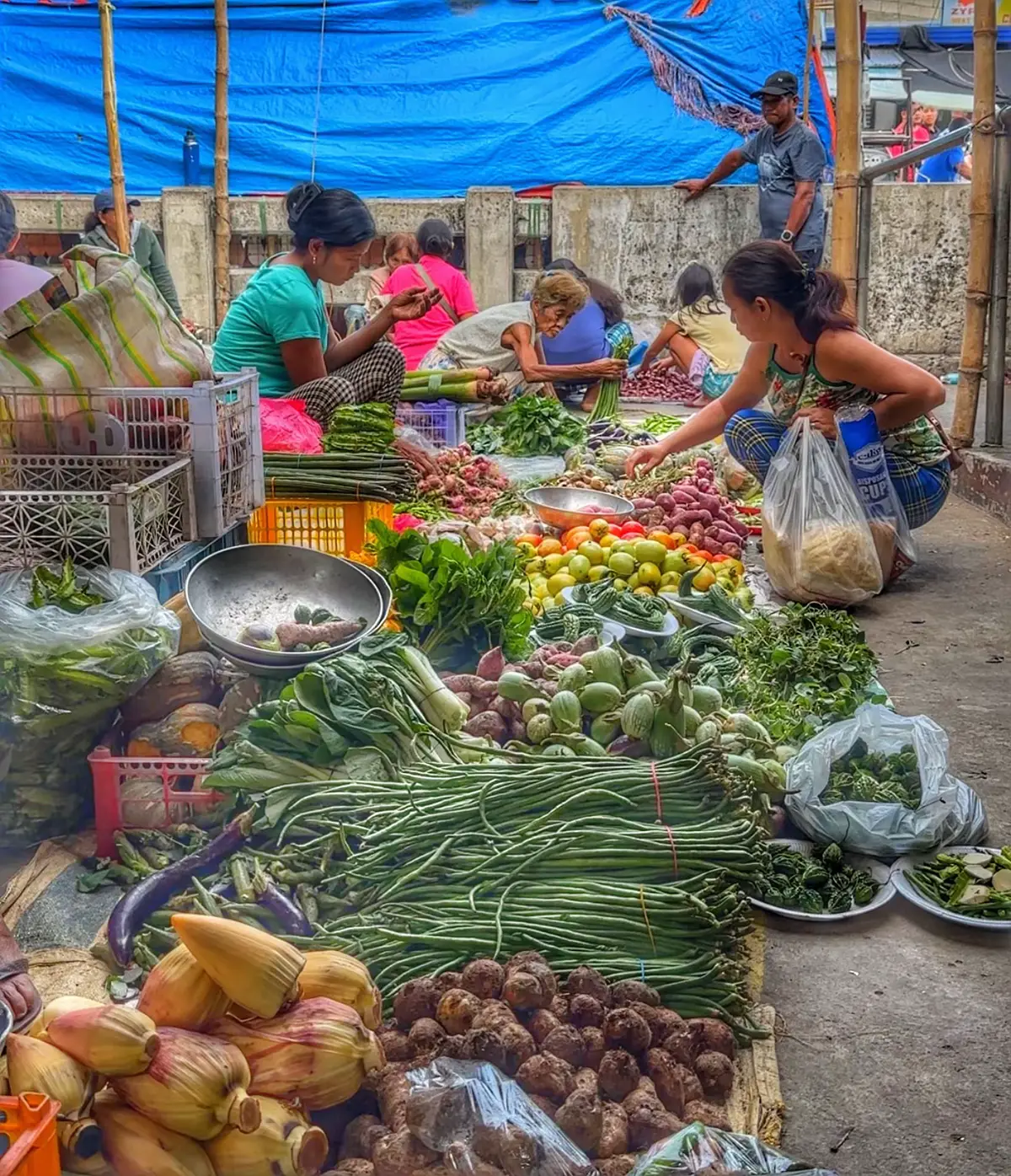 Ang saya talaga mamalengke sa probinsya. Sariwa at mura ang mga bilihin lalo na ang gulay. Alam nyo anong pinaka pangarap ko sa buhay? Yung ma-afford ko manirahan sa probinsya. Sana soon, Lord. 🙏🏼 #cybelliciouskitchen #palengke #marketday #photogallery #trending #fypシ #viral #cybellicious  