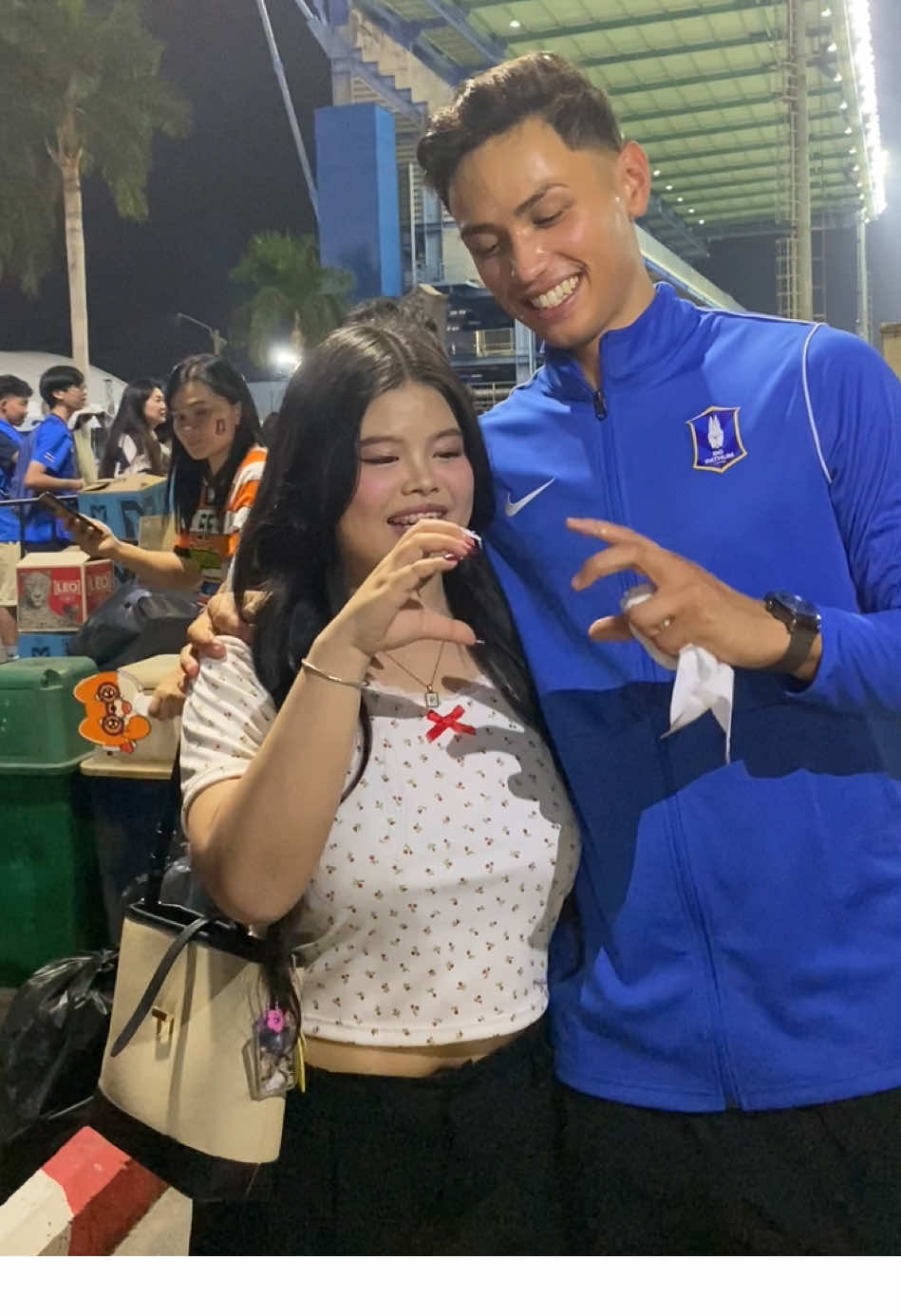 friendly with his fans as always 💖 (หนูจะตามกรี้ดตลอดไป😂) @Patrik Gustavsson  #พาตริกกุสตาฟส์สัน #patrikgustavsson #บีจีปทุมยูไนเต็ด #bgpu #นักบอลคนโปรด⚽ 